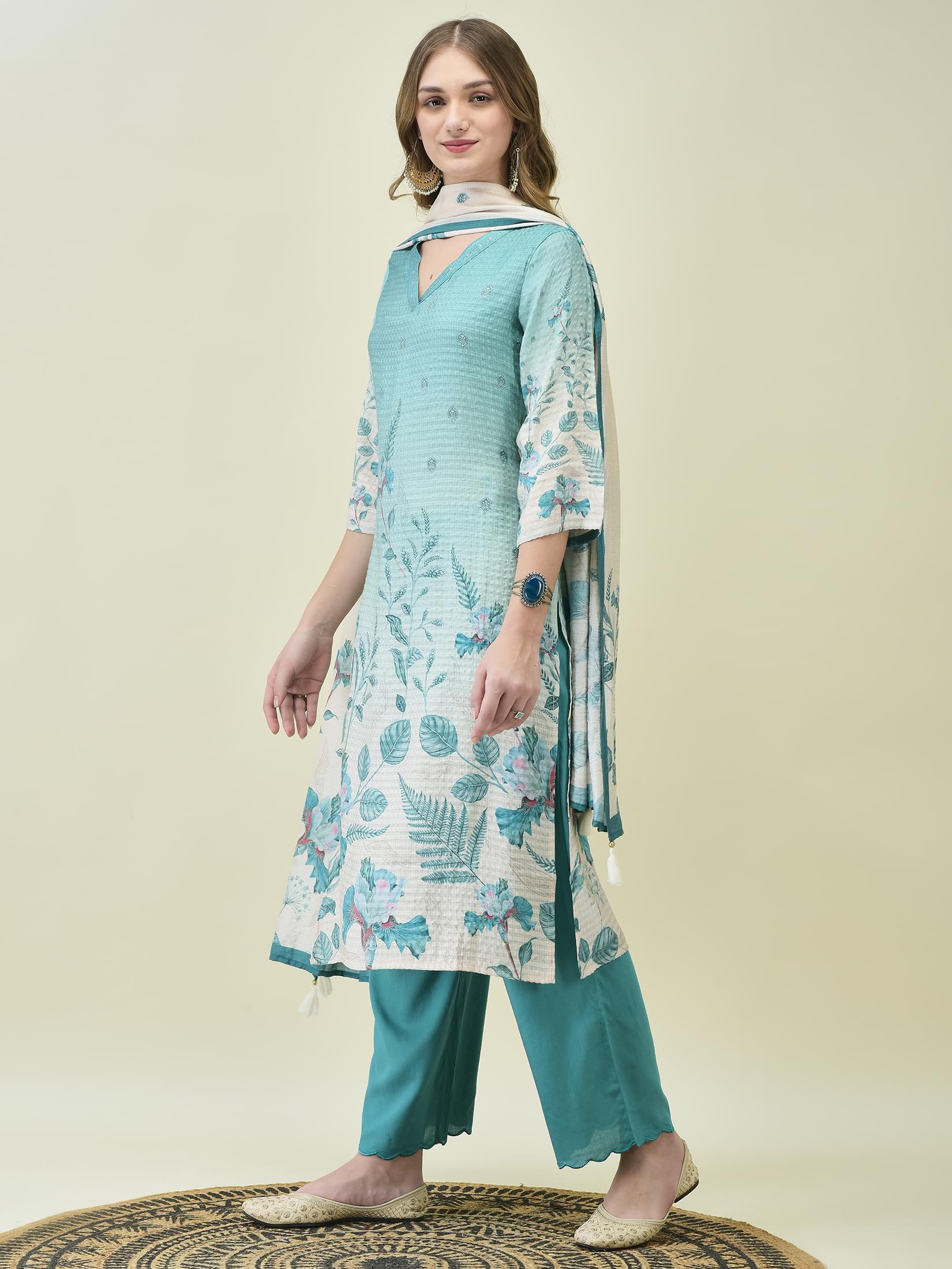 Women Liva Poly Viscose Teal Floral Print Kurta Comfort Pant Chanderi Dupatta.