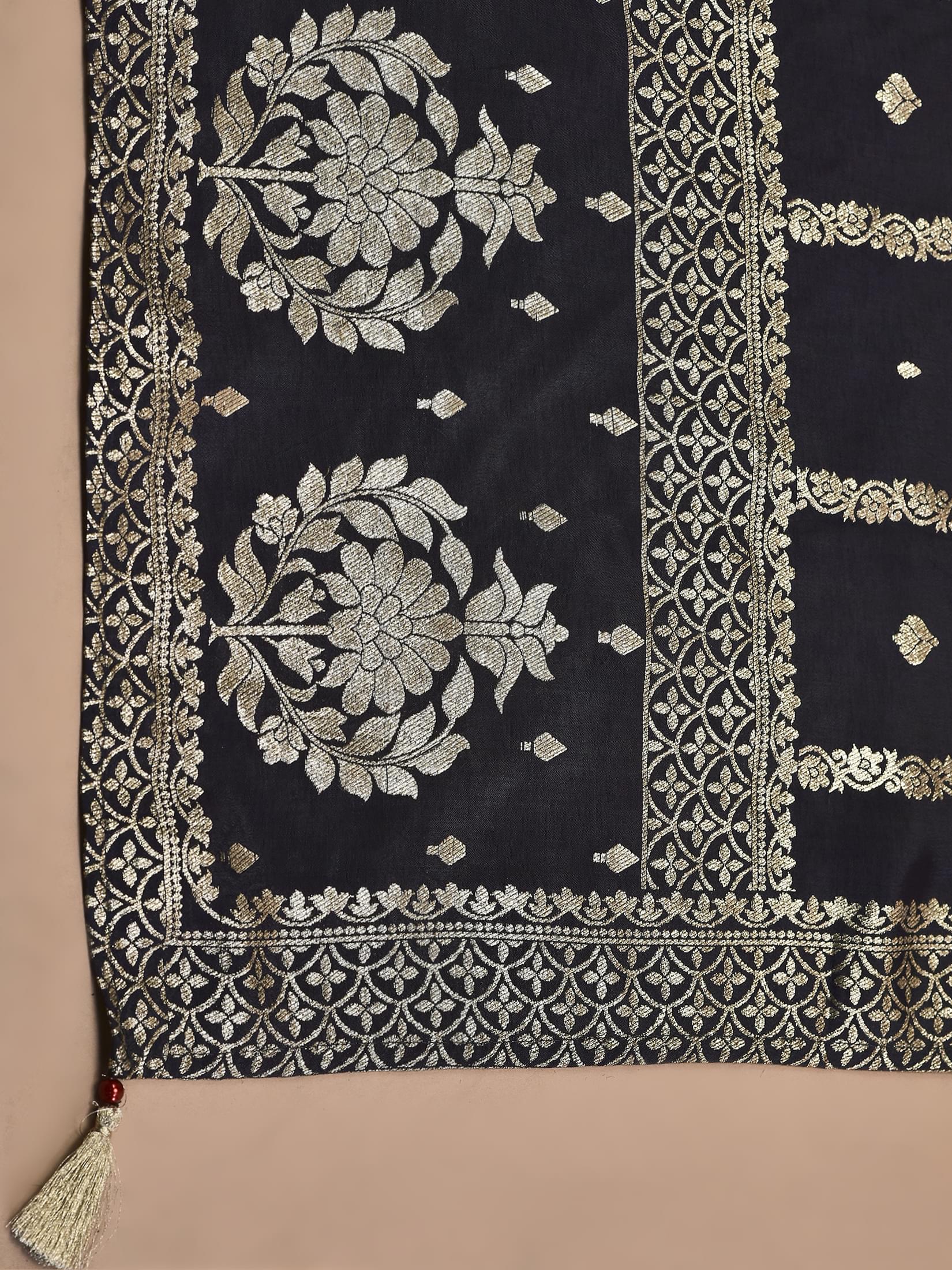 Women Dola Jacquard Grey Woven Kurta Comfort Pant Dupatta.