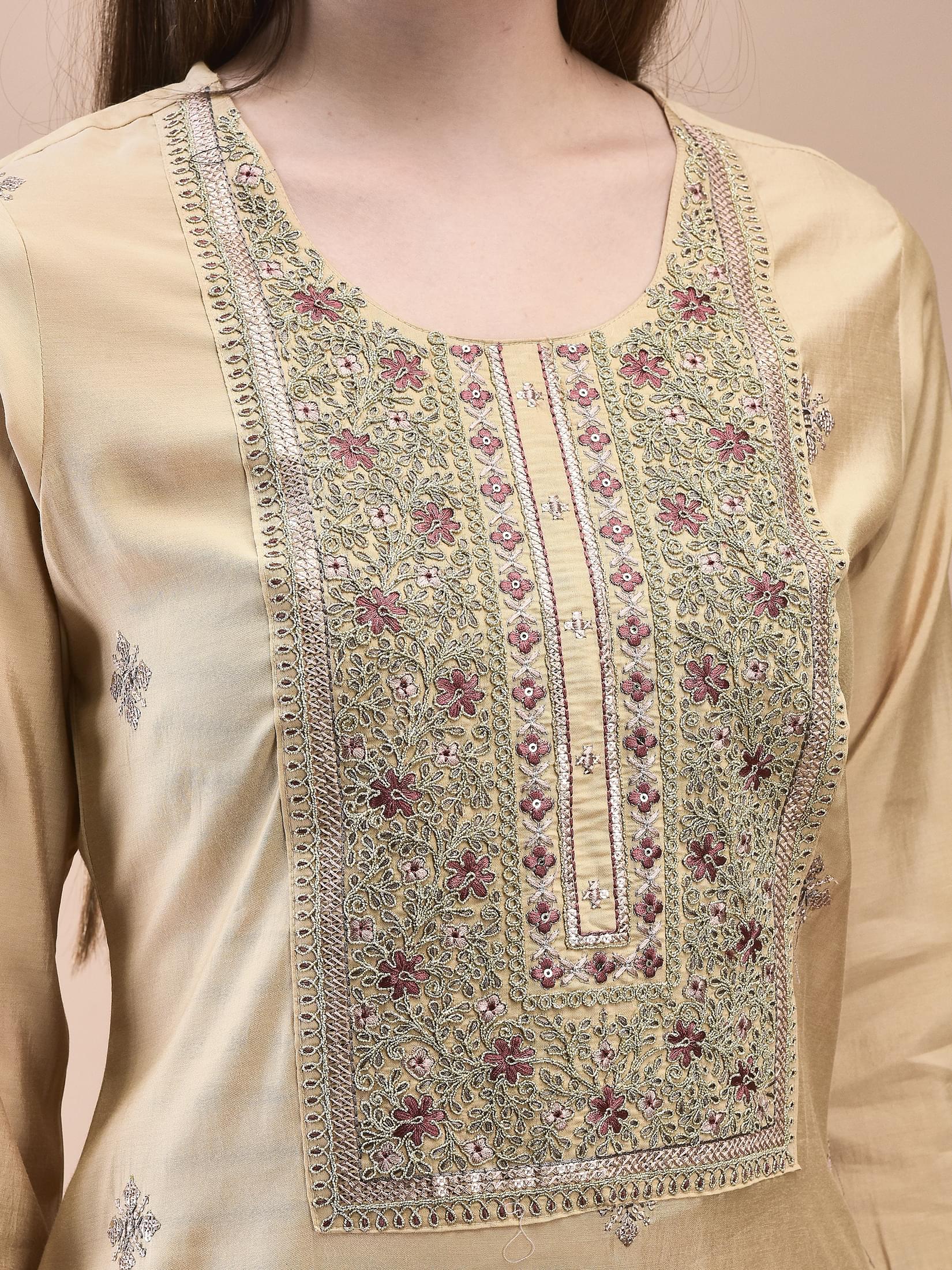 Women Chanderi Cream Embroidered Kurta Trouser Dupatta.