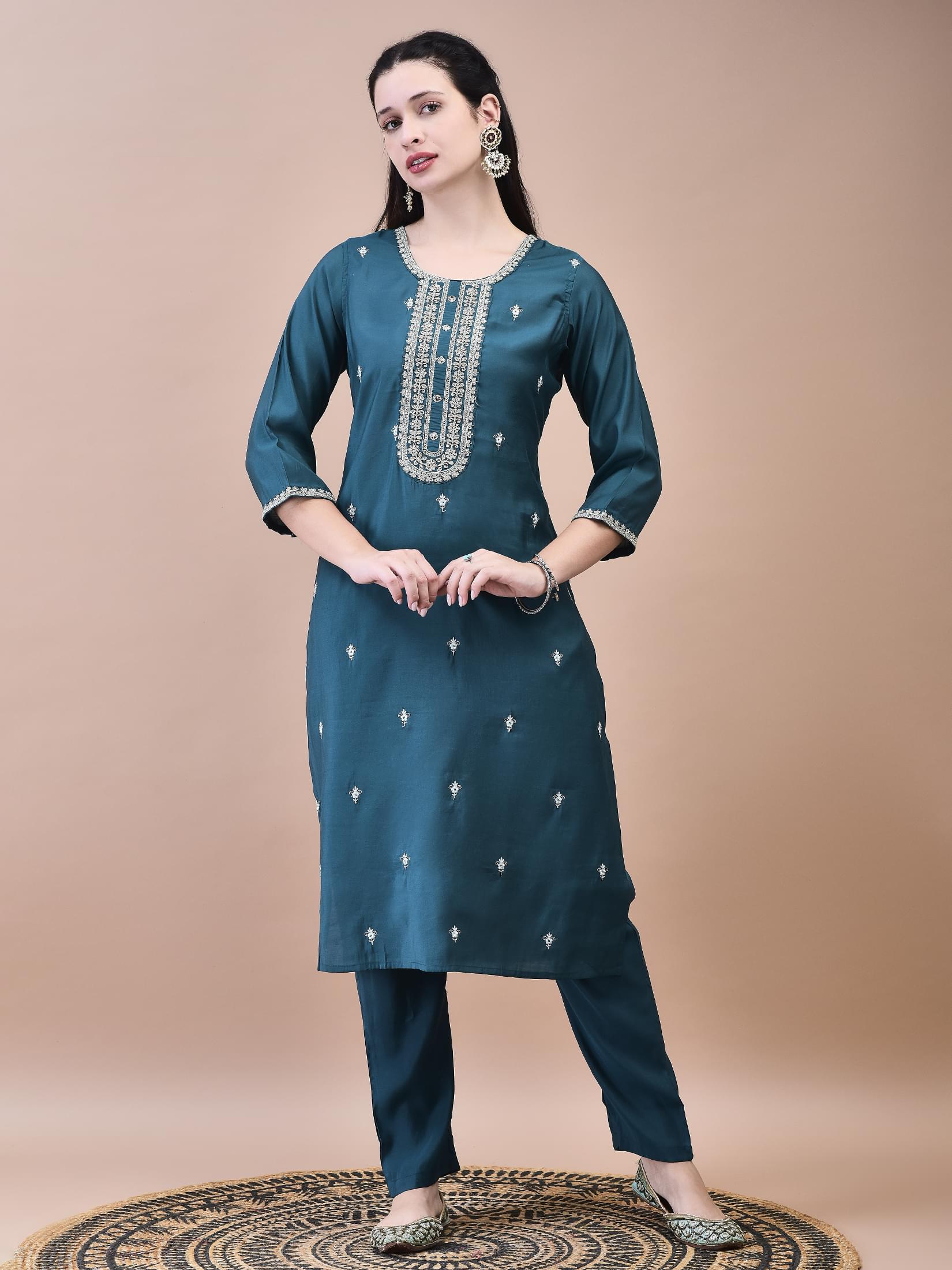 Women Chanderi Green Embroidered Kurta Crop top Trouser Dupatta.