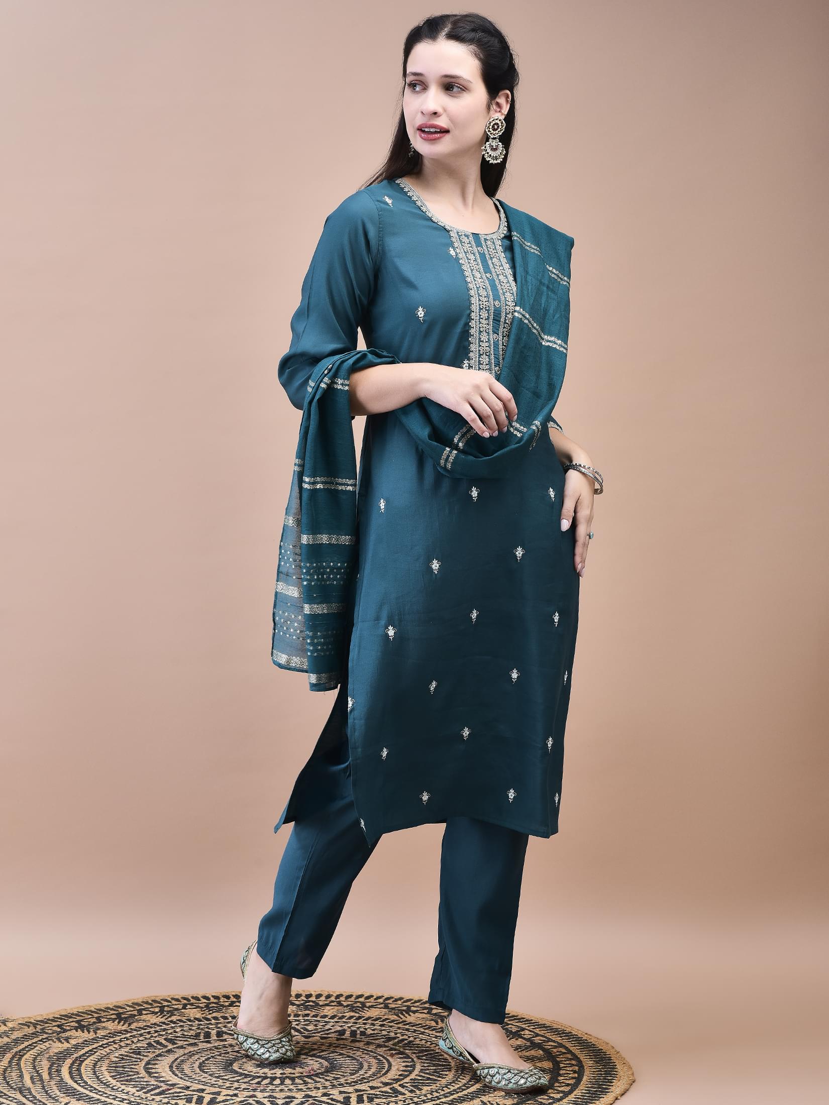 Women Chanderi Green Embroidered Kurta Crop top Trouser Dupatta.