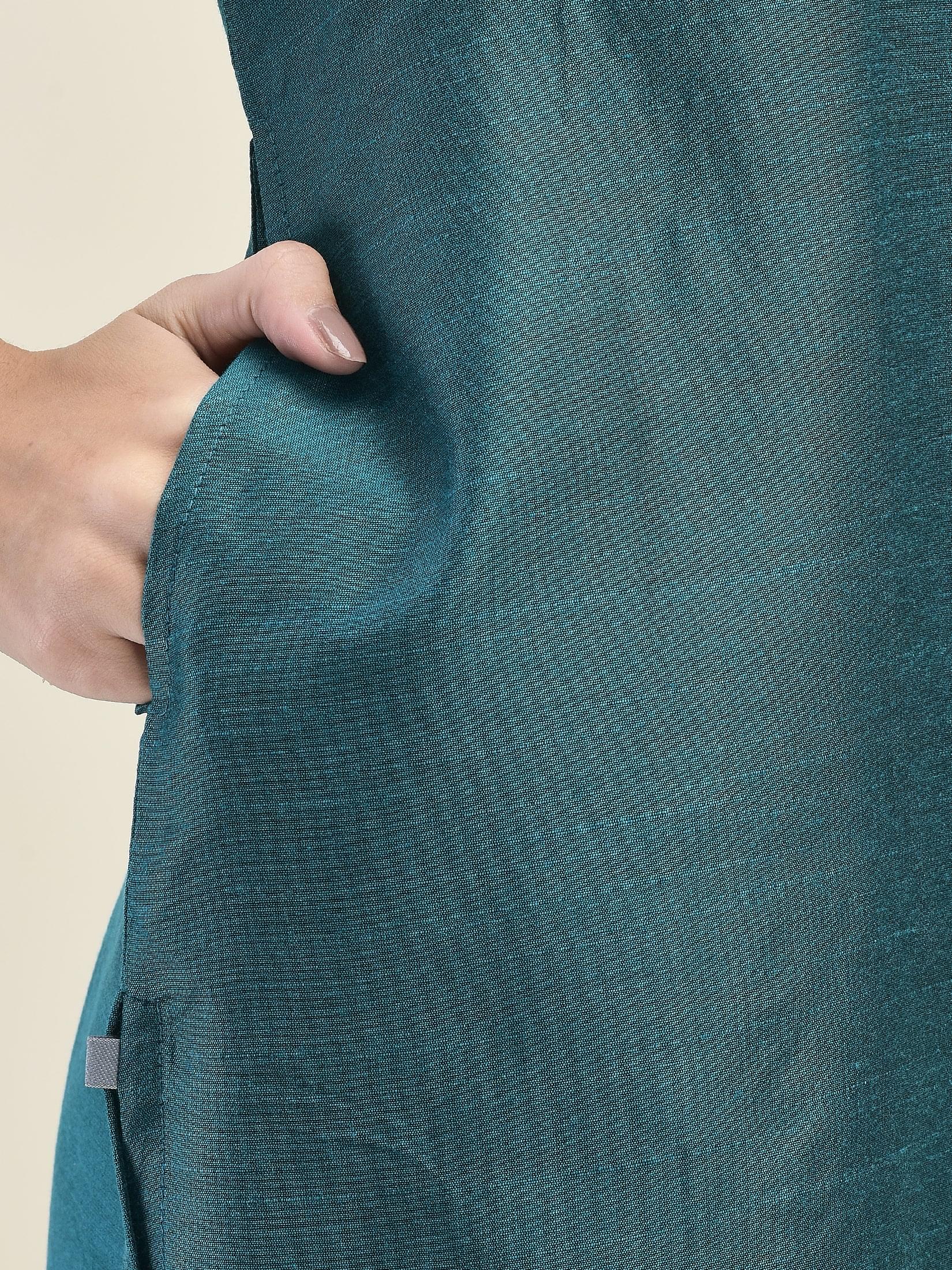 Women Silk Blend Teal Solid Kurta.