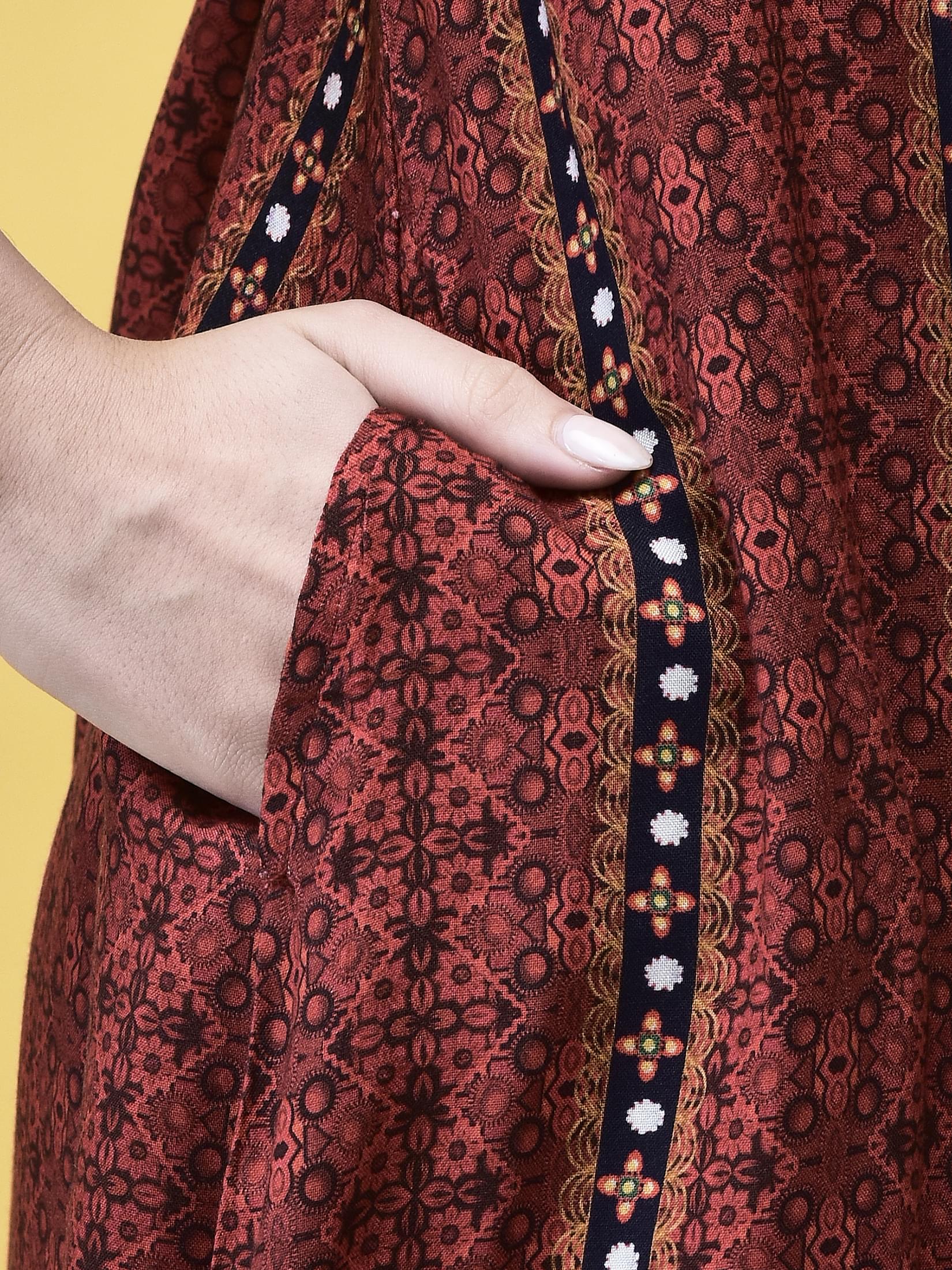 20331MAROON_pocket.jpg