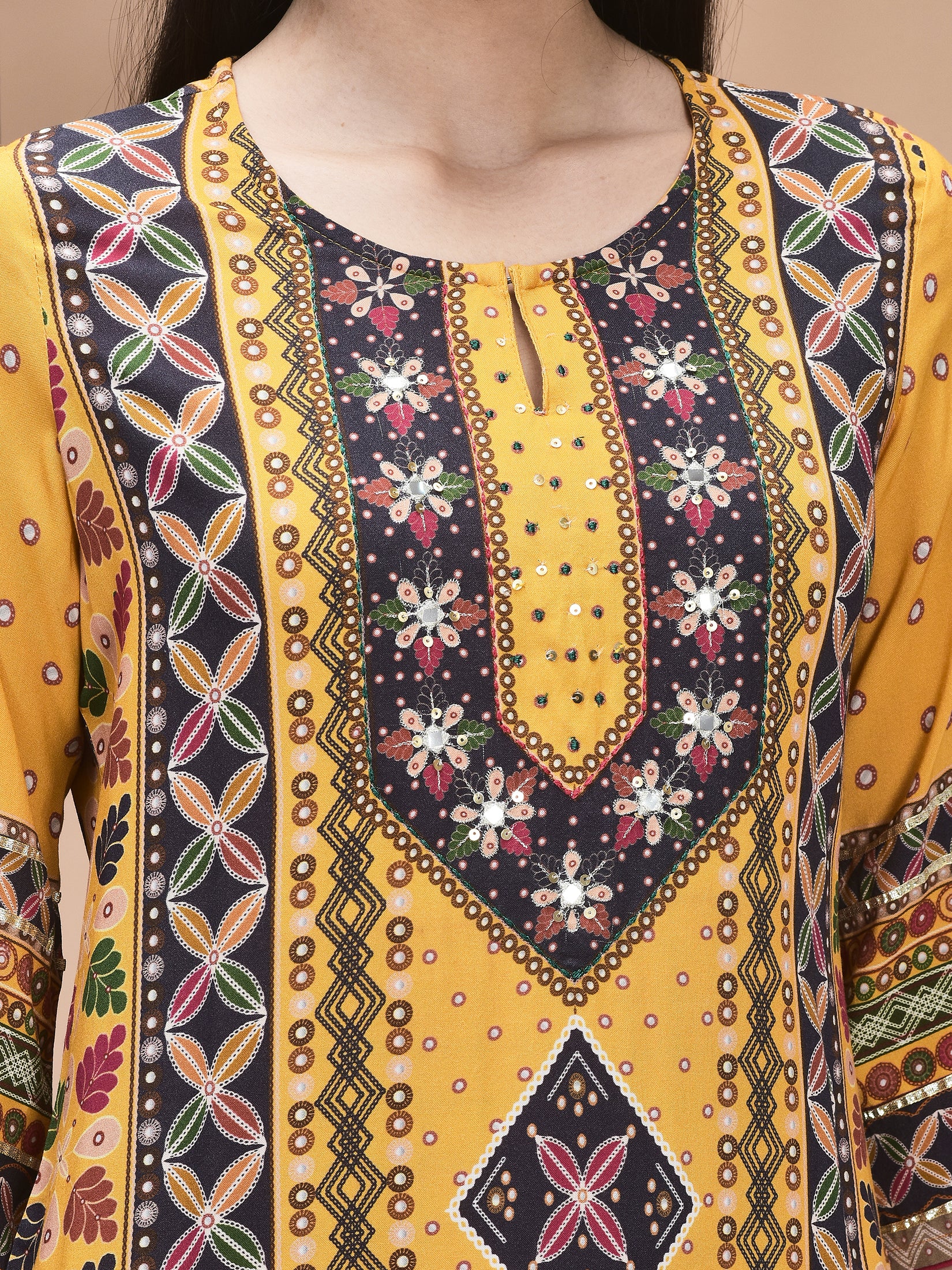 20332YELLOWMULTI_closer