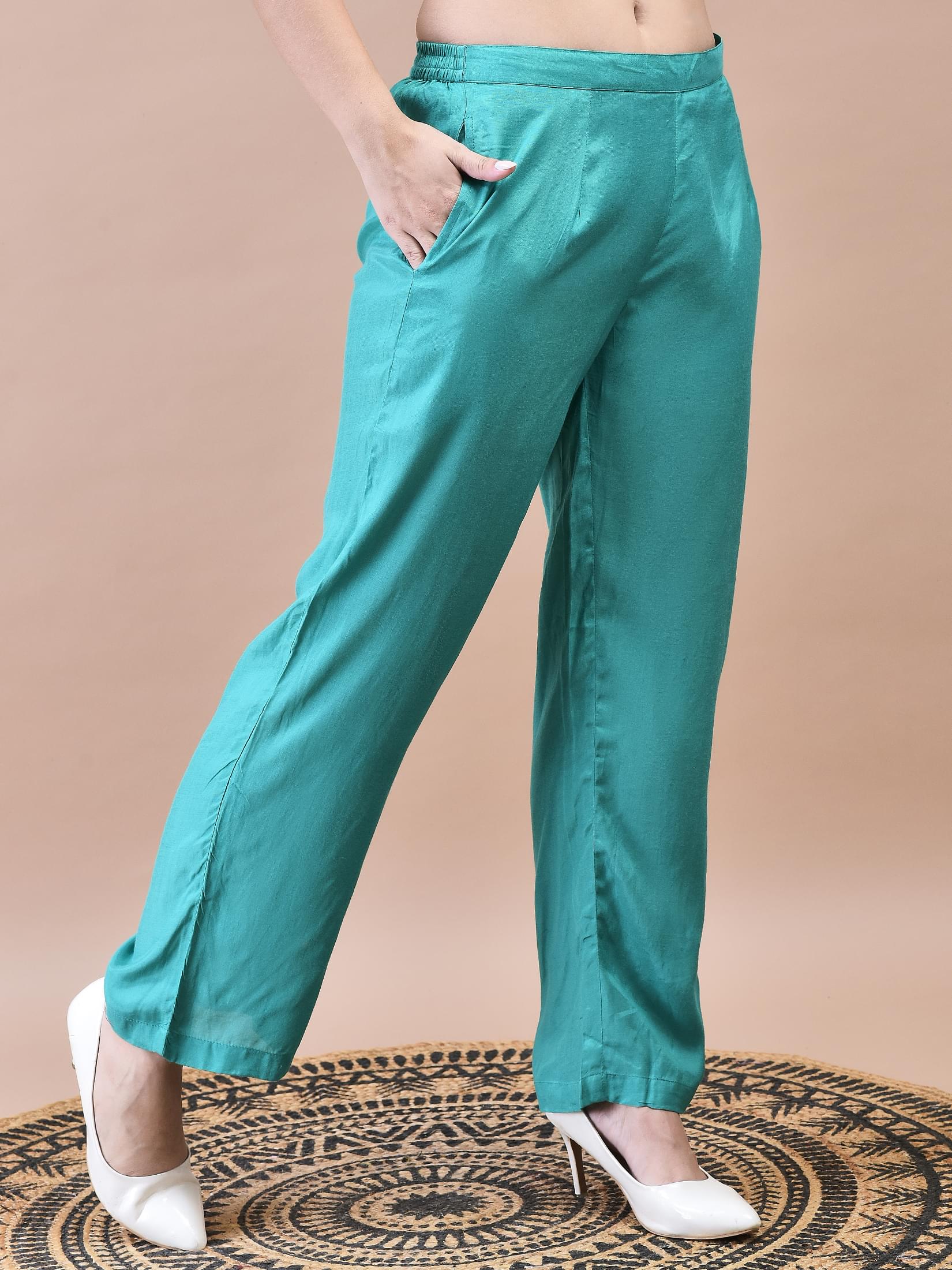 Women Crepe Orange Paisley Print Kurta Comfort Pant Dupatta.