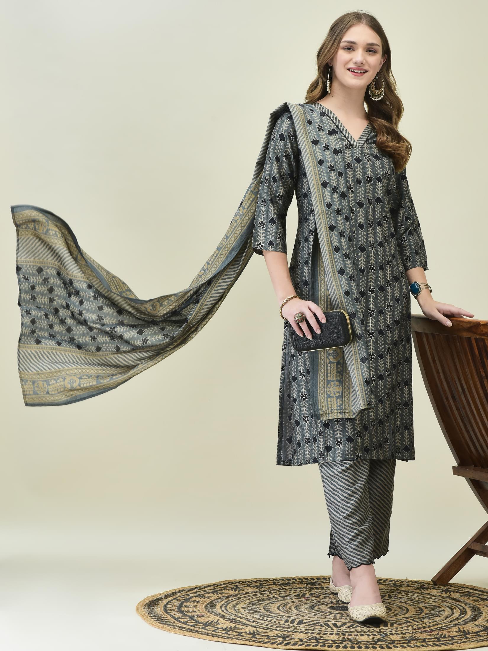 Women Muslin Grey Floral Print Kurta Comfort Pant Chanderi Dupatta.