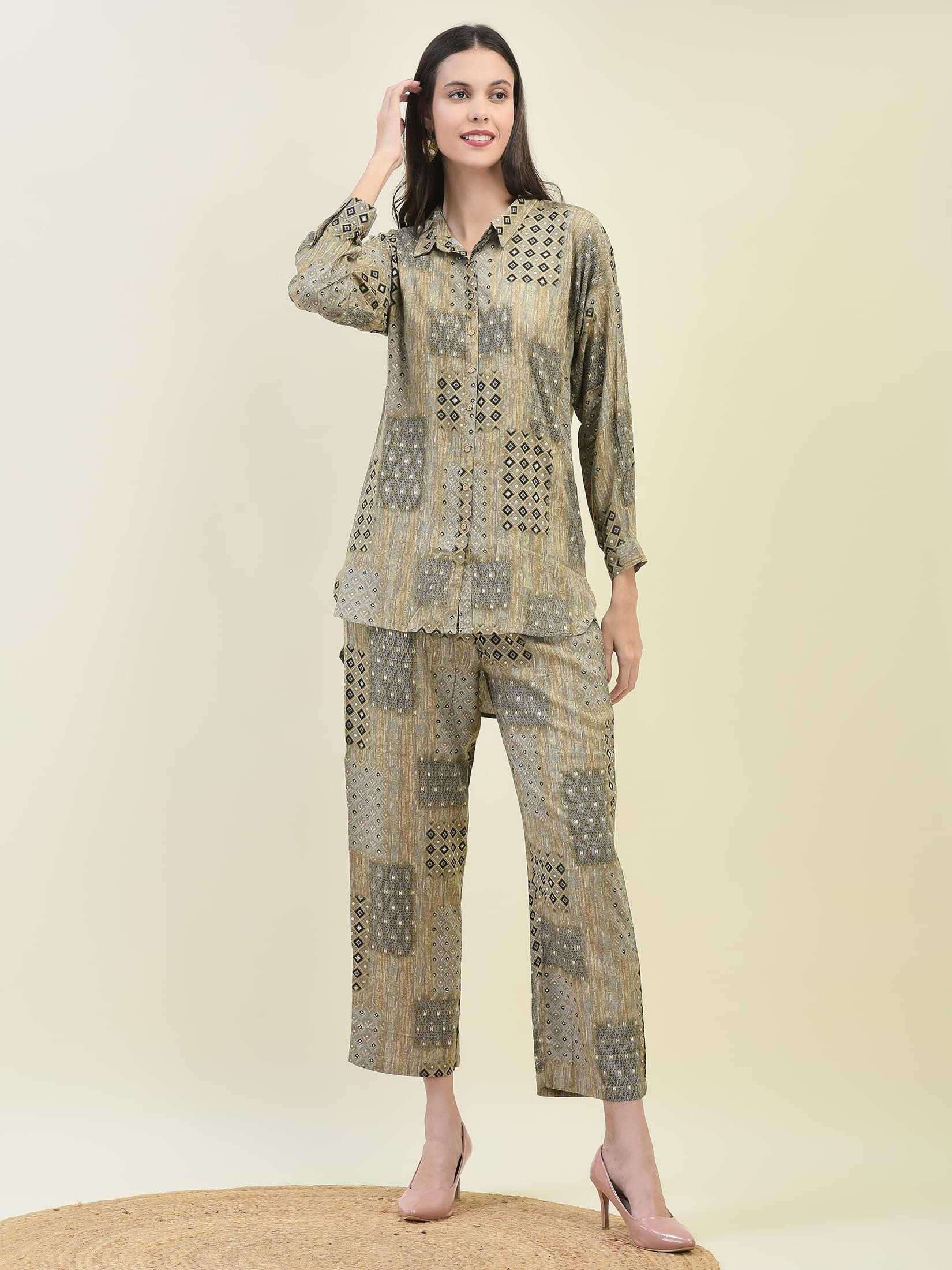 Women Liva Rayon Grey Geometric Print Co-Ord Set.