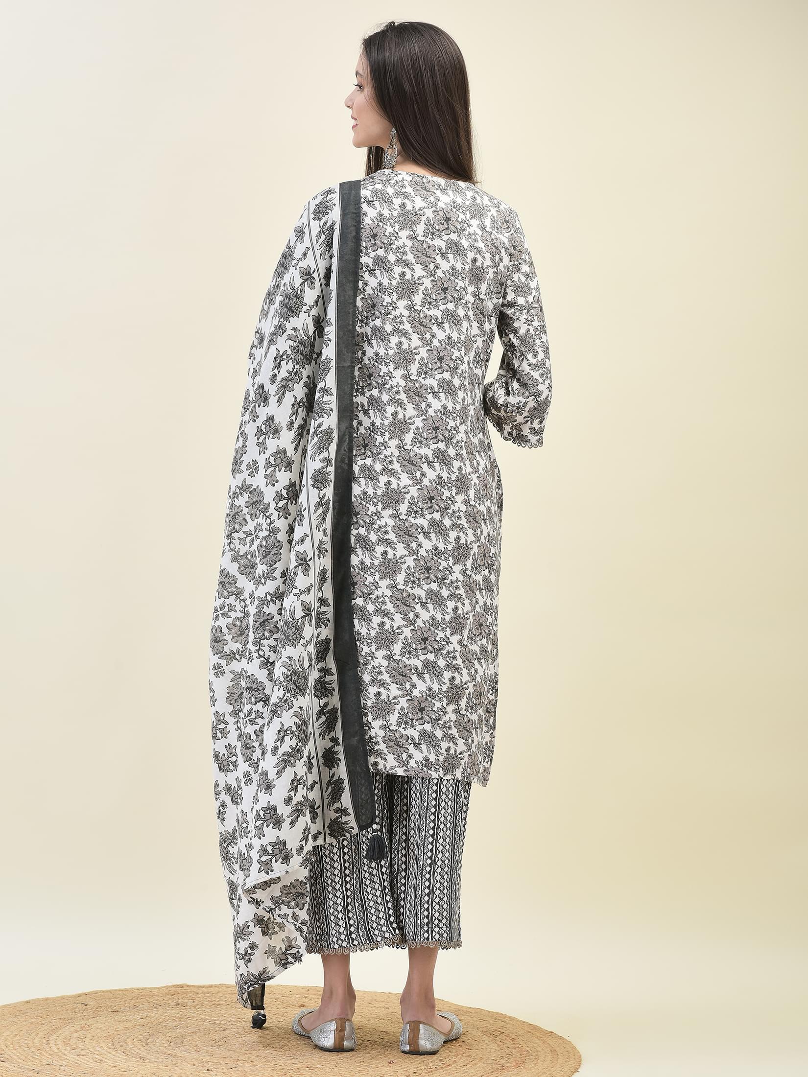 Women Poly Viscose Black Floral Print Kurta Comfort Pant Dupatta.