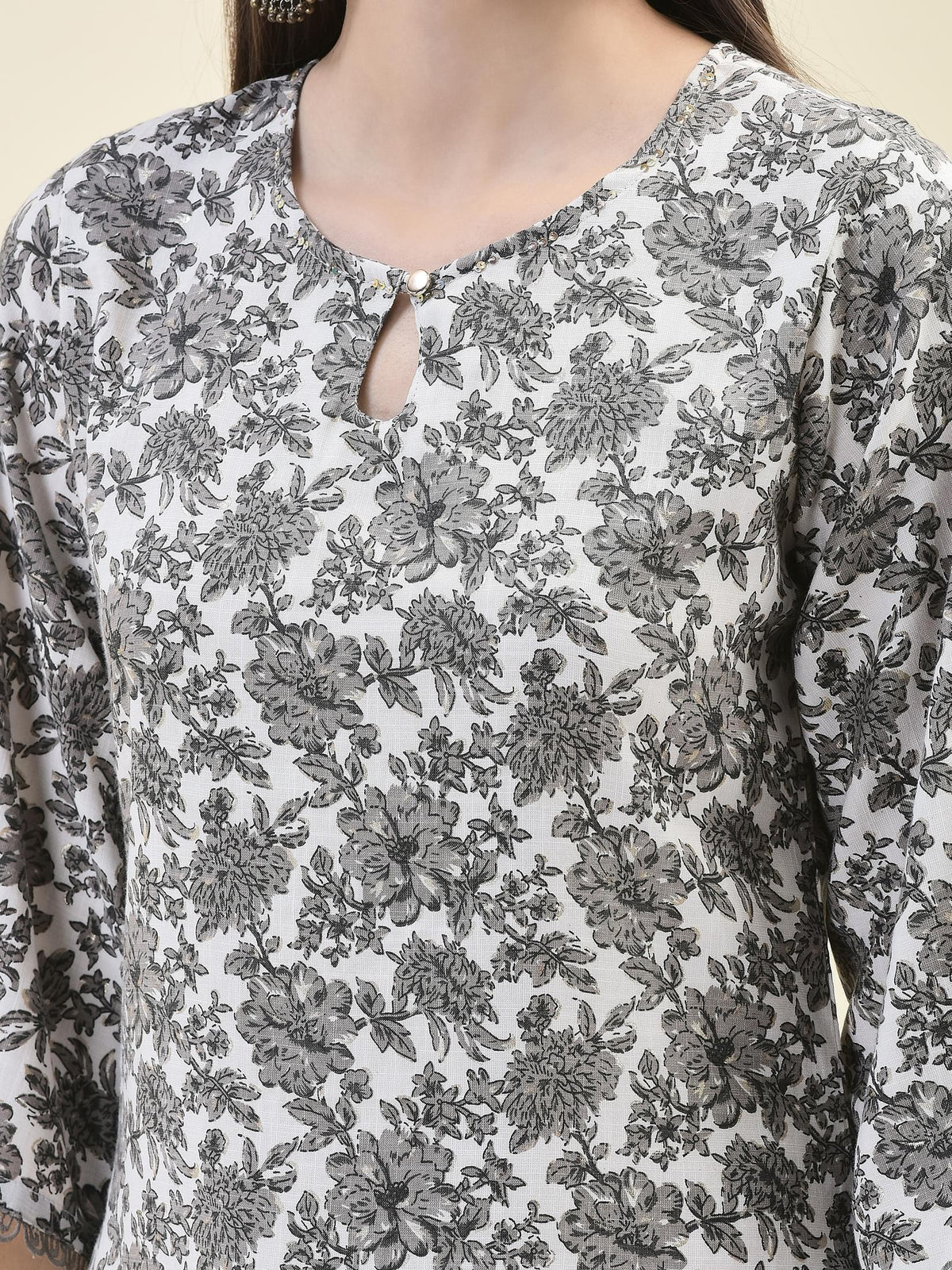 Women Poly Viscose Black Floral Print Kurta Comfort Pant Dupatta.