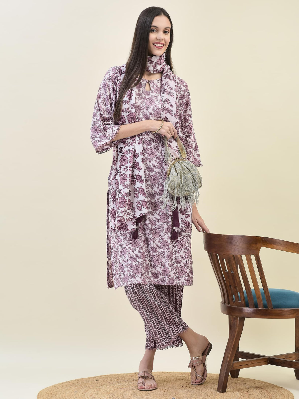 Women Poly Viscose Lilac Floral Print Kurta Comfort Pant Dupatta.