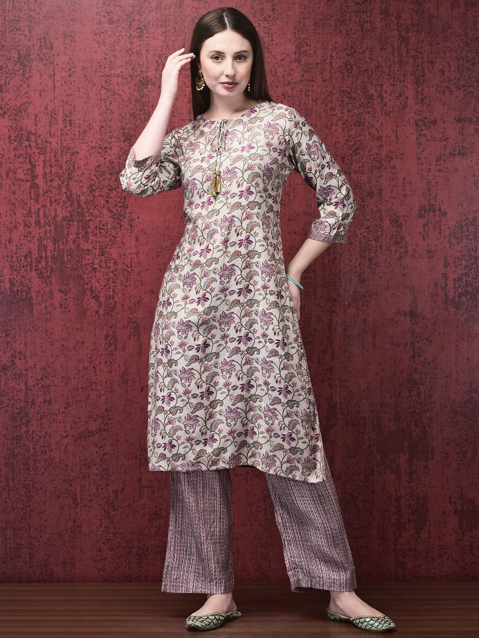 Women Muslin Magenta Floral Print Kurta With Comfort Pant.