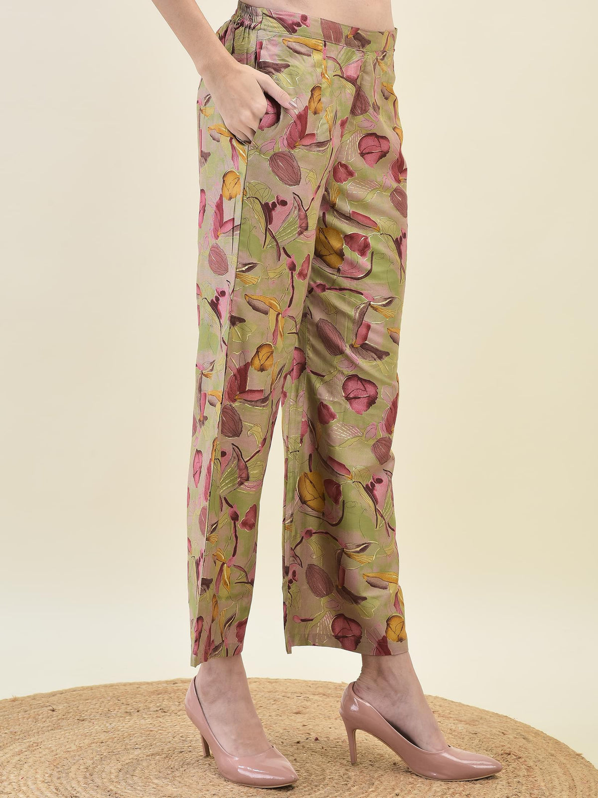 Women Viscose Green Tropical Print Co-Ord Set.