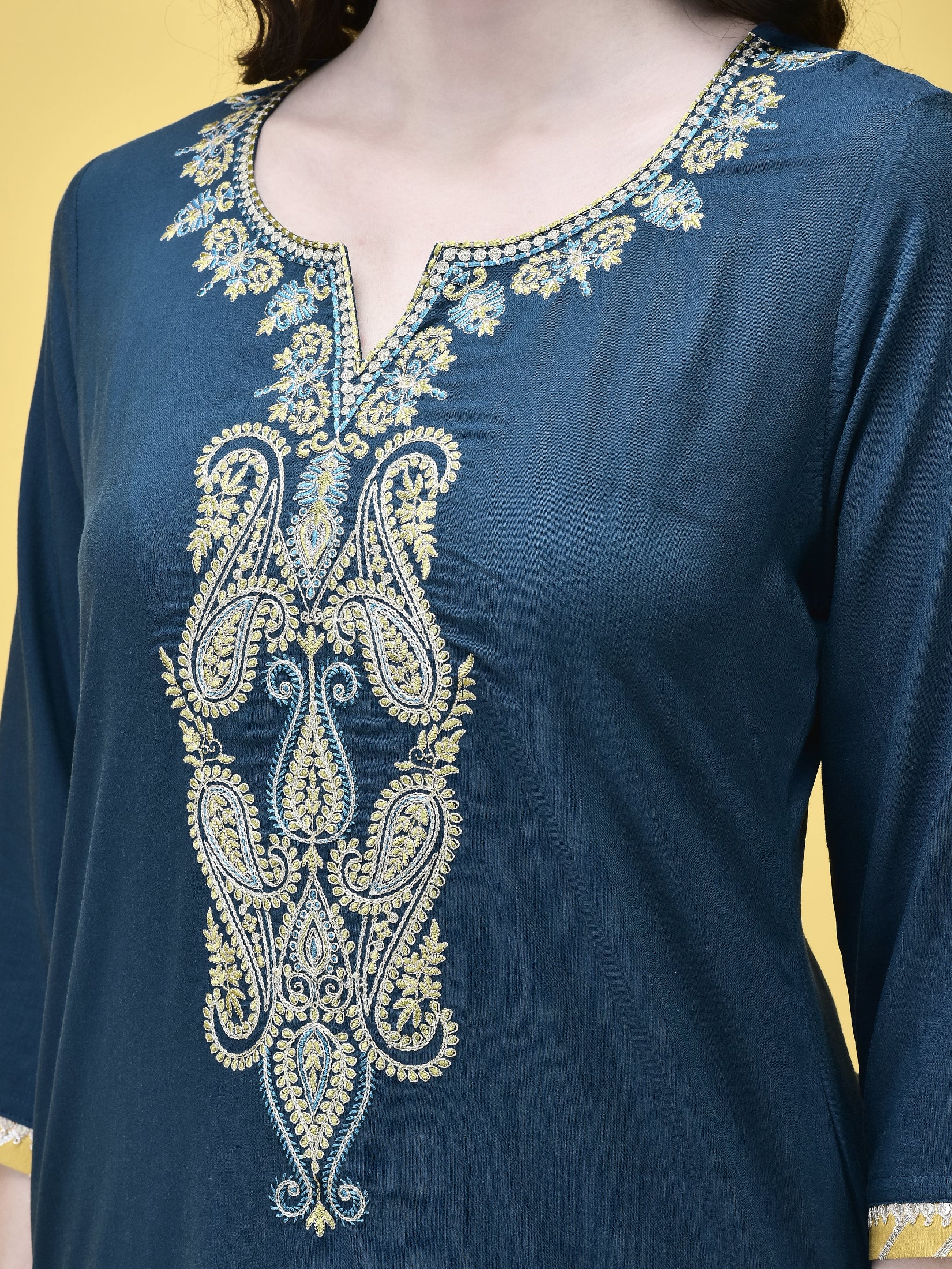 20458PEACOCKBLUE_closer