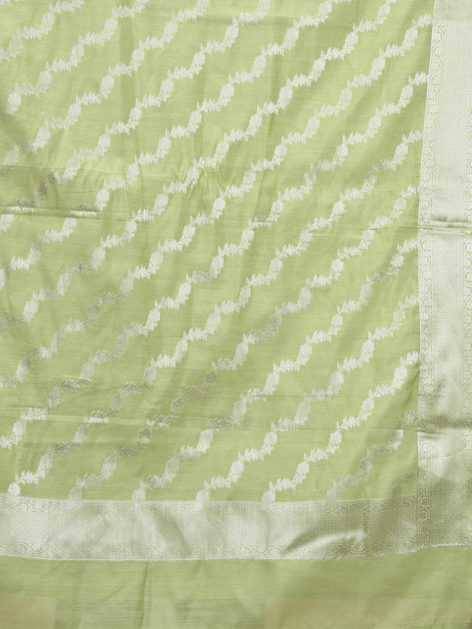 Women Cotton Jacquard Green Woven Kurta Comfort Pant Dupatta.