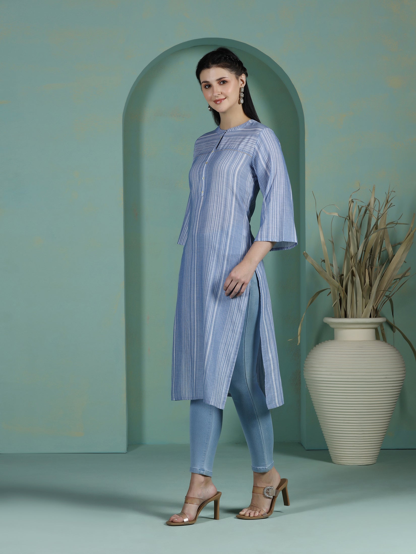 Women Cotton Blue Yarn Dyed Kurta