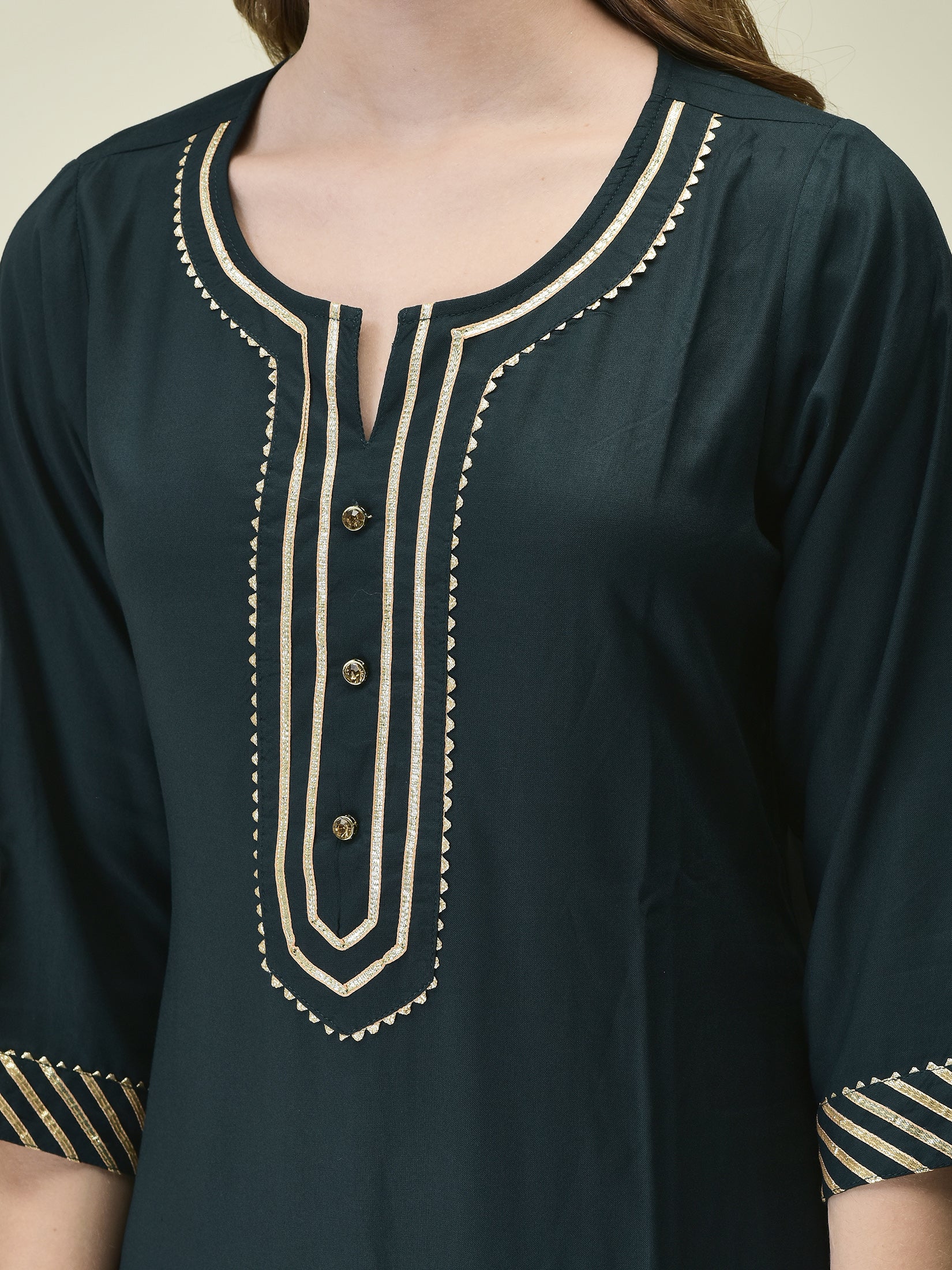 20525MPEMERALDGREEN_closer