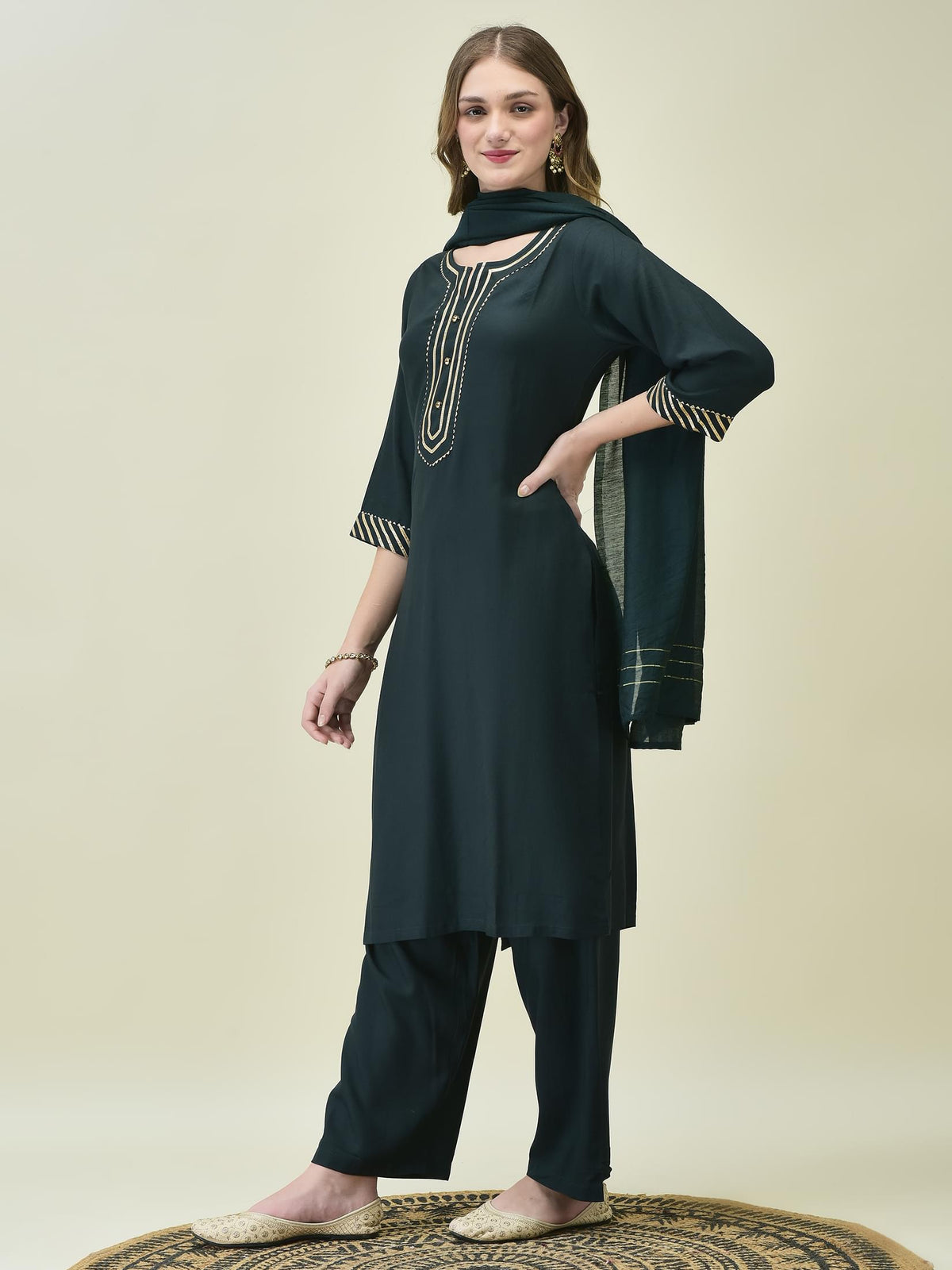 Women Soild Emerald Green Kurta Comfort Pant Dupatta.