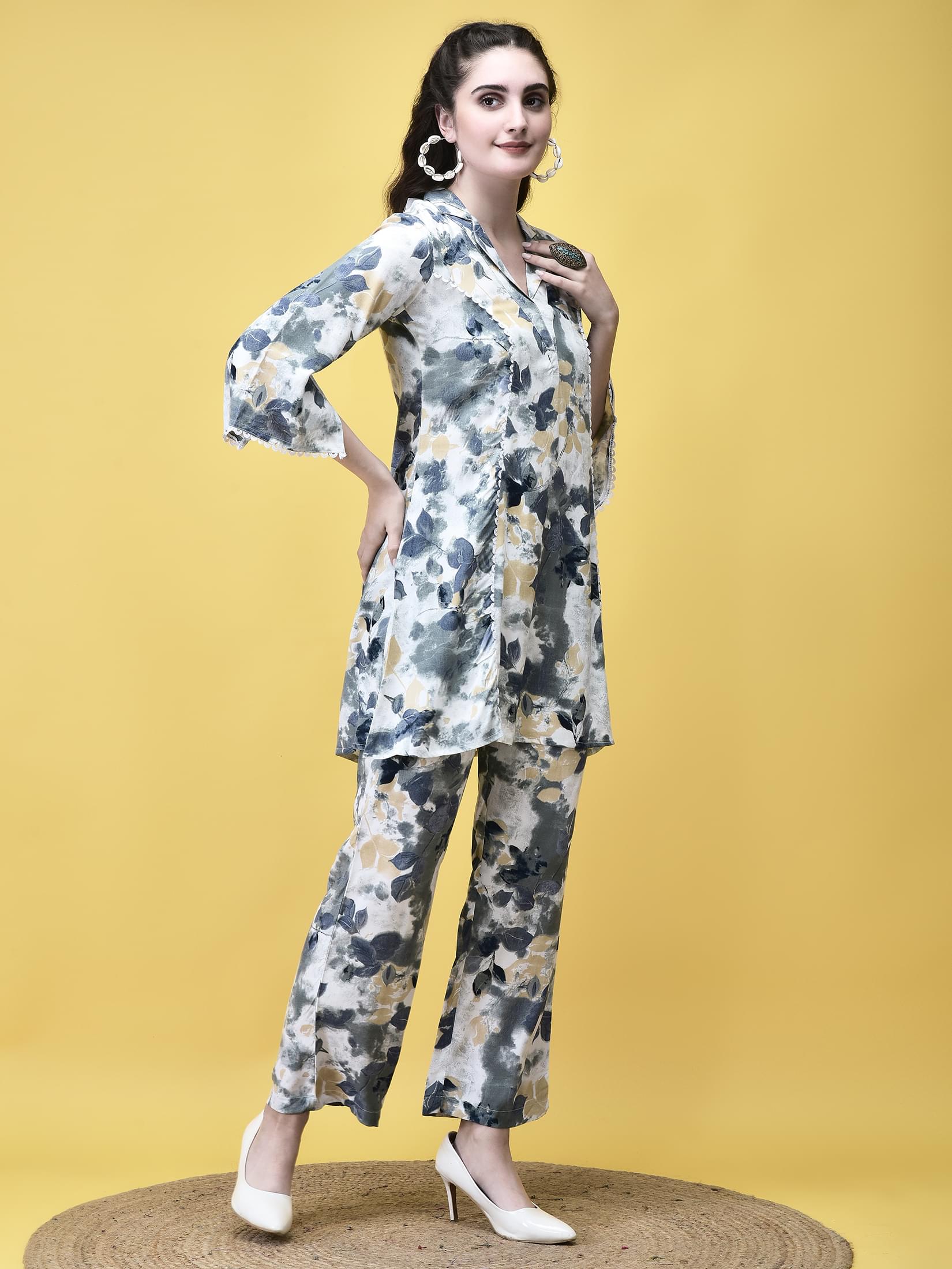 Women Liva Off White and Blue Abstract Print Co-Ord Set.