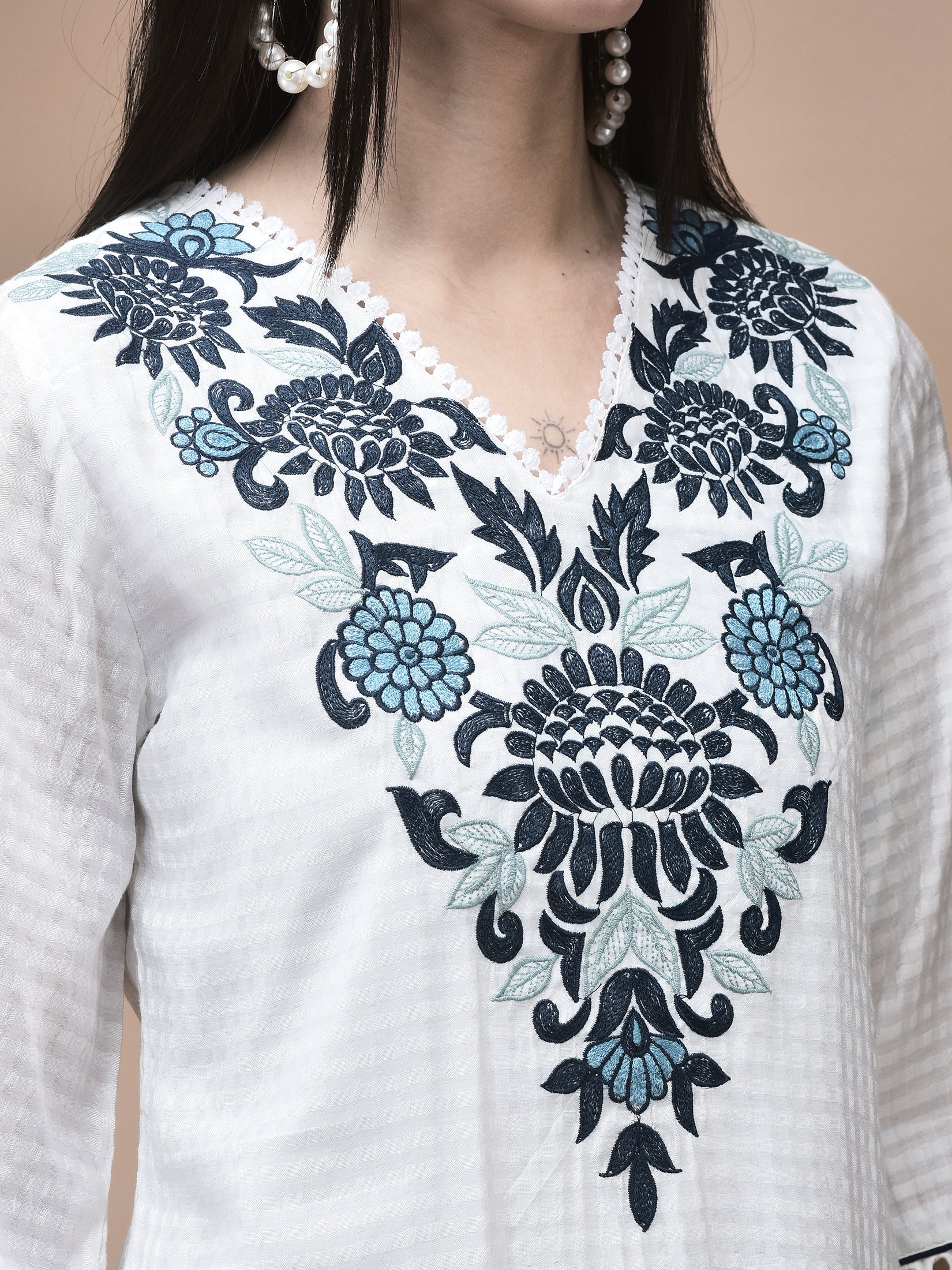 Women Viscose White Embroidered Kurta Comfort Pant Dupatta