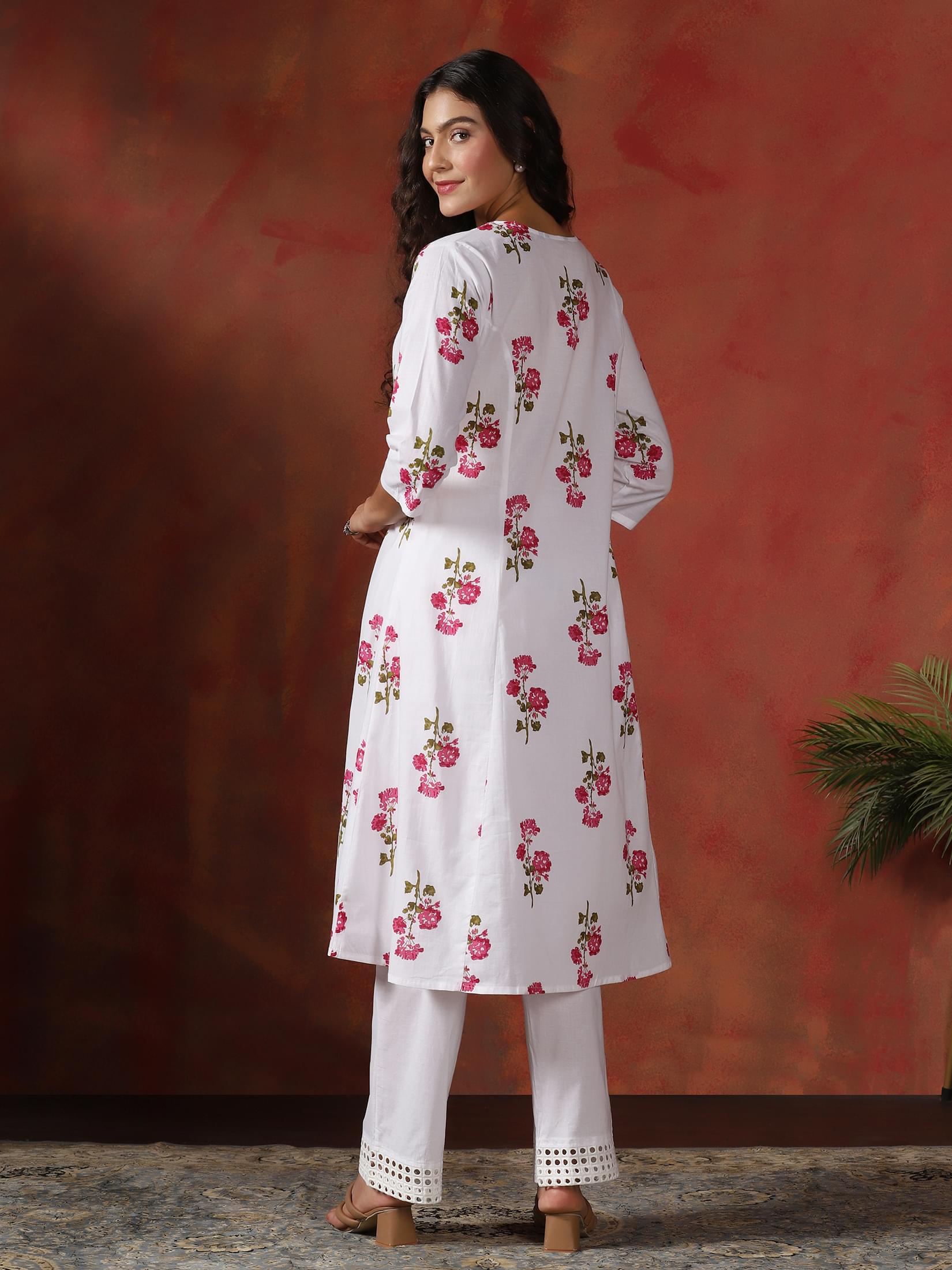 20569WHITE_back