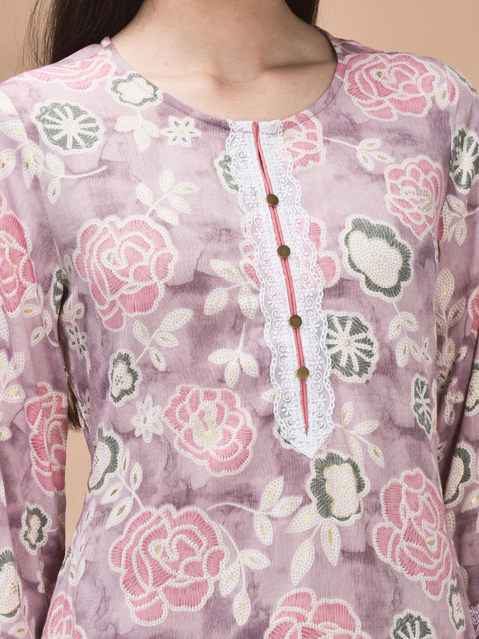 Women Liva Lilac Floral Print Kurta.