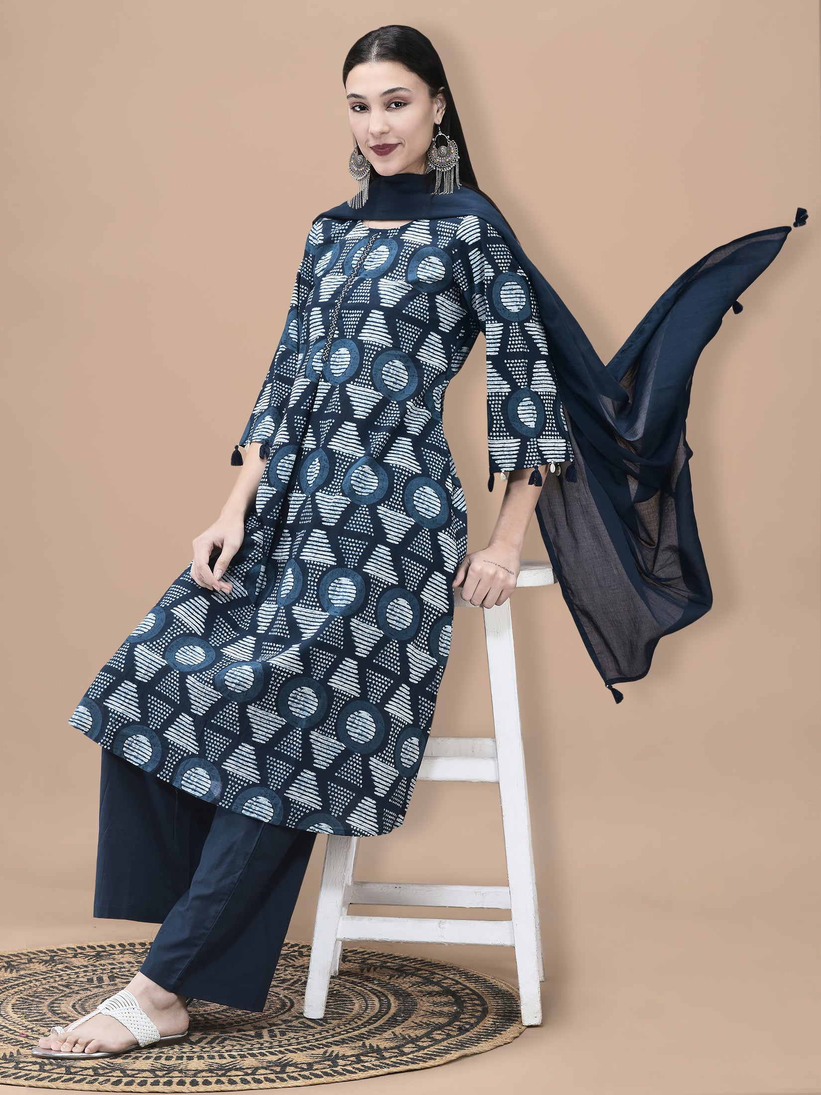 Women Cotton Indigo Geometric Print Kurta Comfort Pant Dupatta