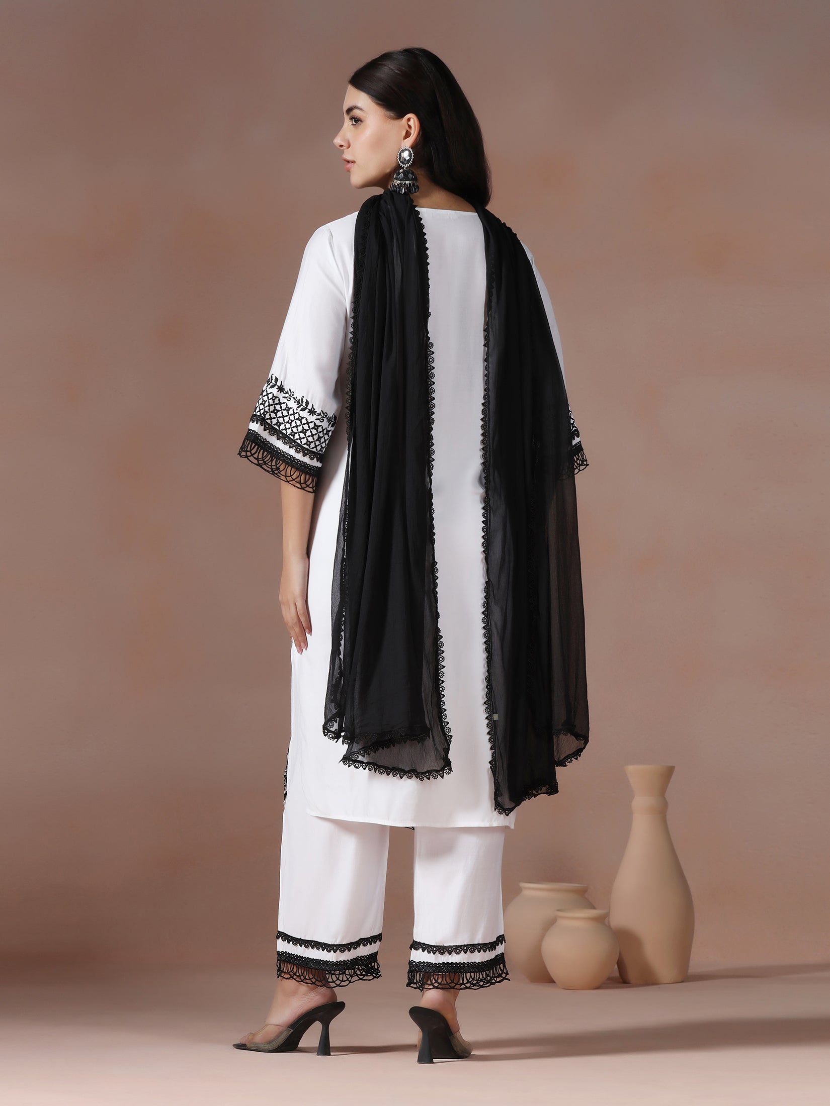 Women Liva Viscose Off White Embroidered Kurta Comfort Pant Dupatta