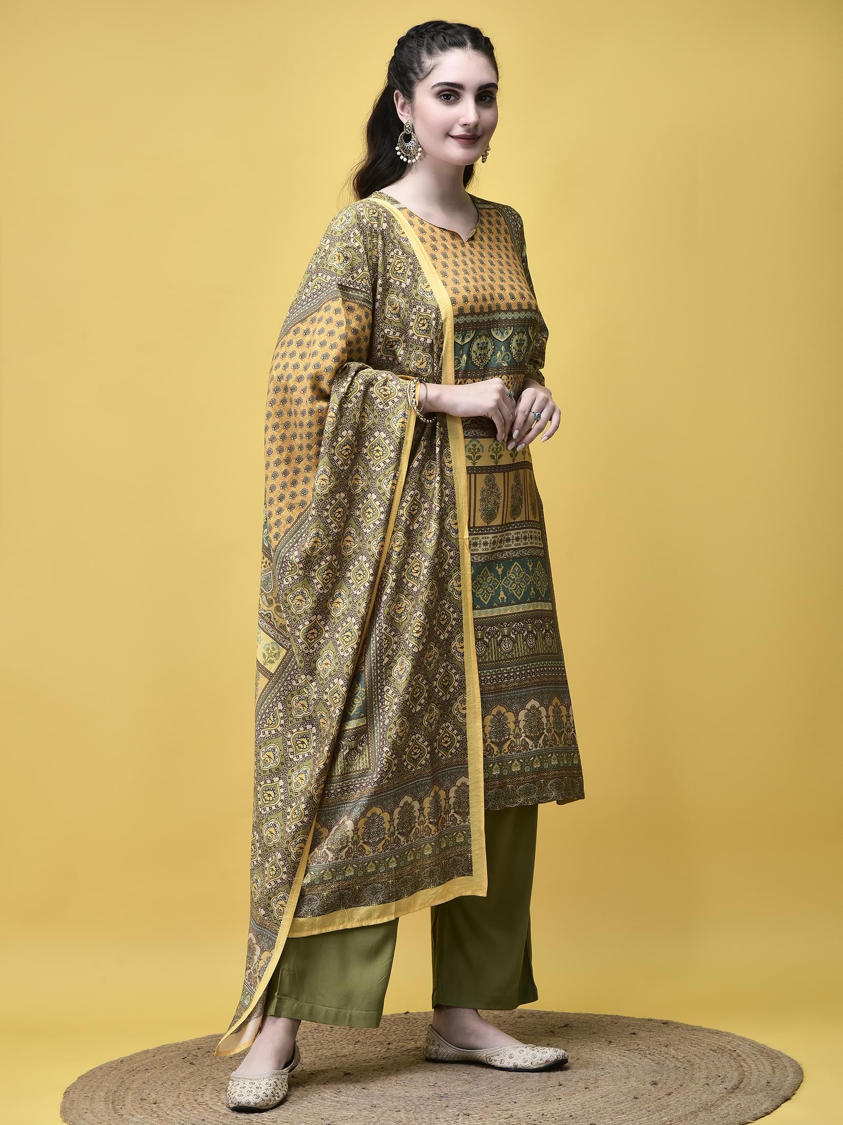 Women Liva Rayon Green Placement Print Kurta Comfort Pant Dupatta.