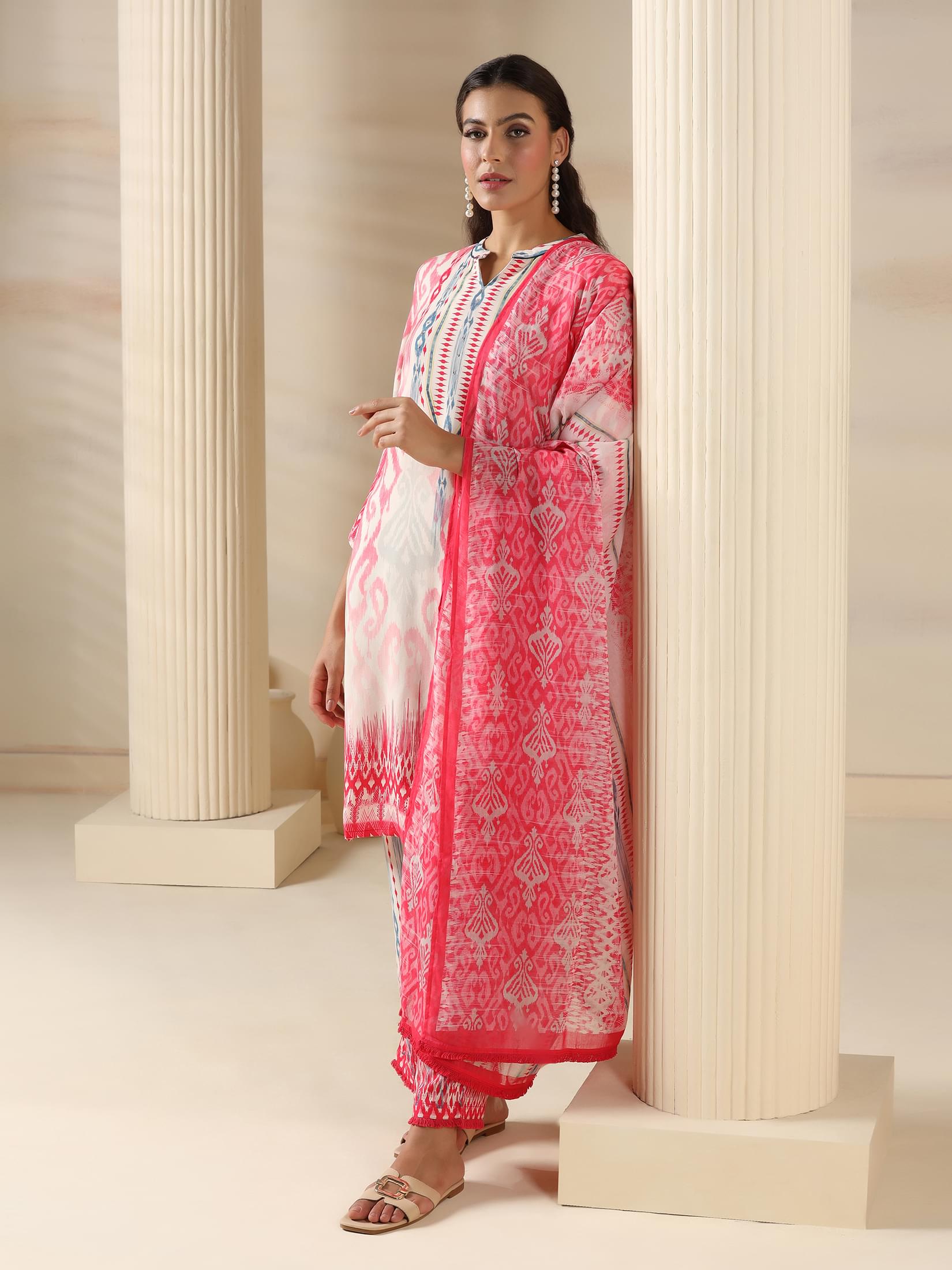 Women Liva Pink Ikat Print Kurta Comfort Pant Dupatta.