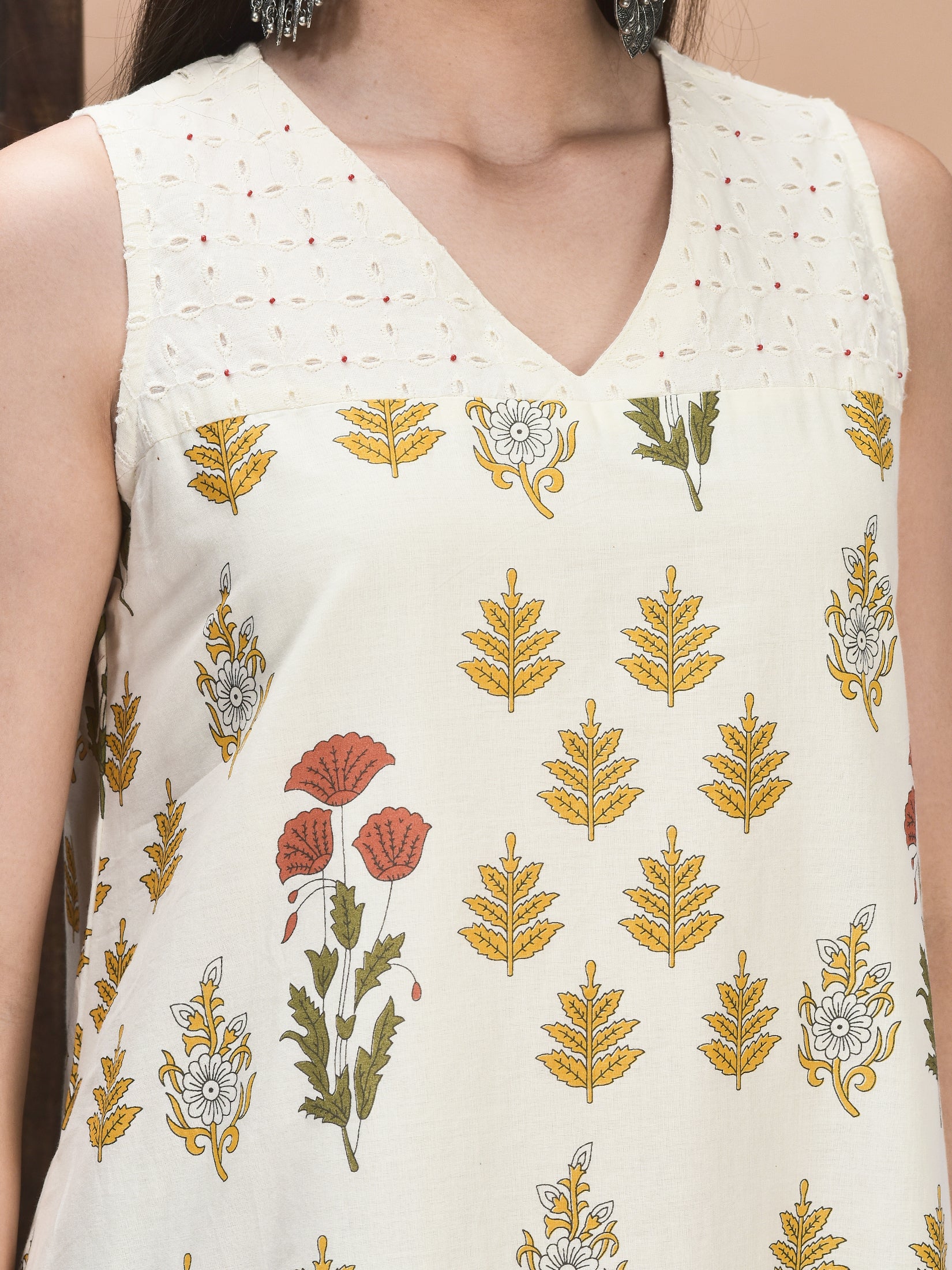 20706FNOFFWHITE_closer