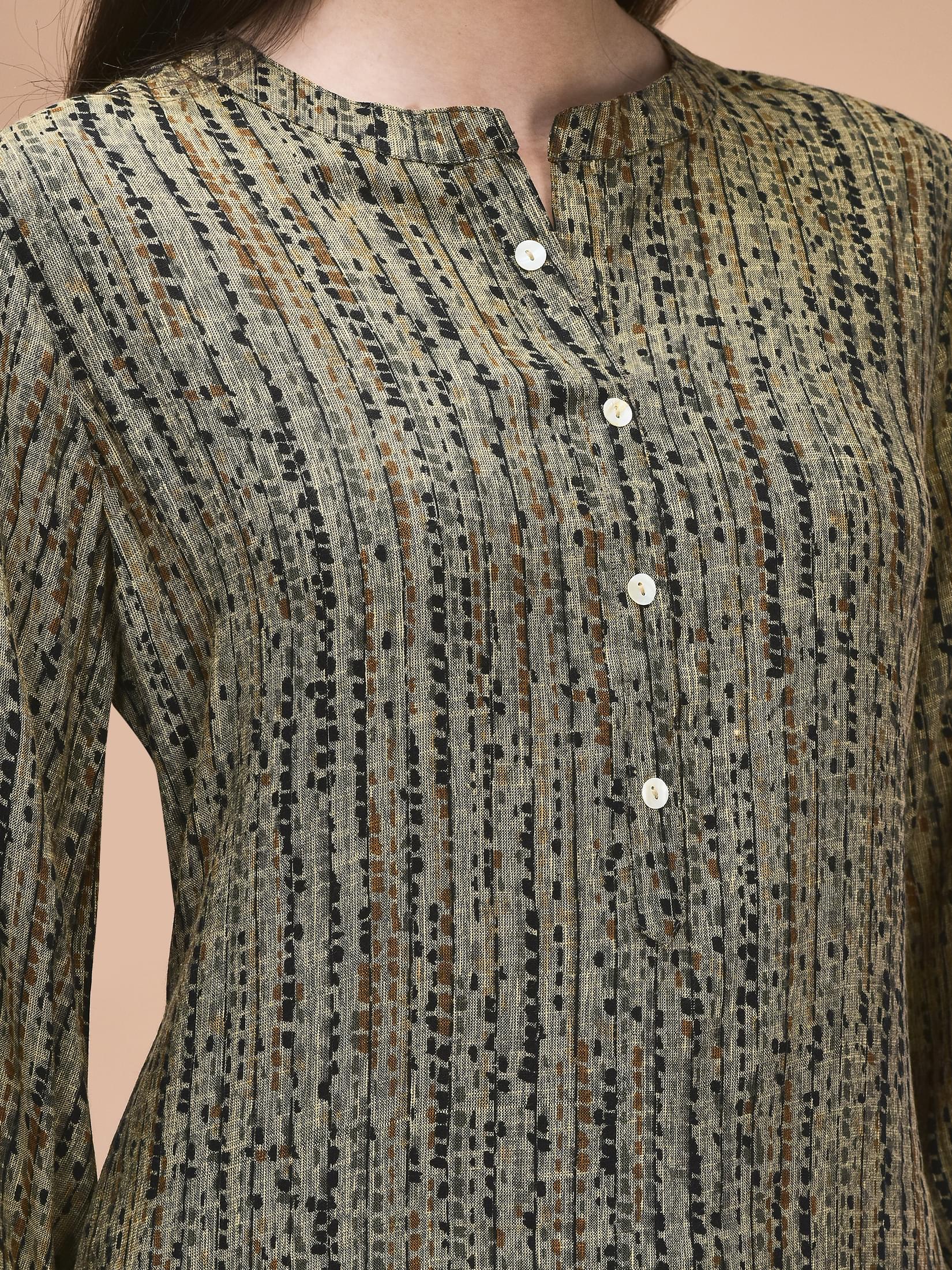Women Liva Grey Geometric Print Kurta.