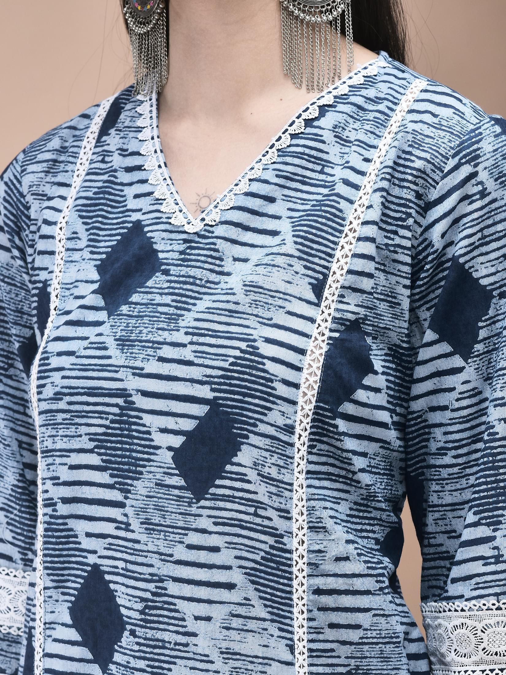 Women Cotton Blue Geometric Print Kurta Comfort Pant Dupatta.
