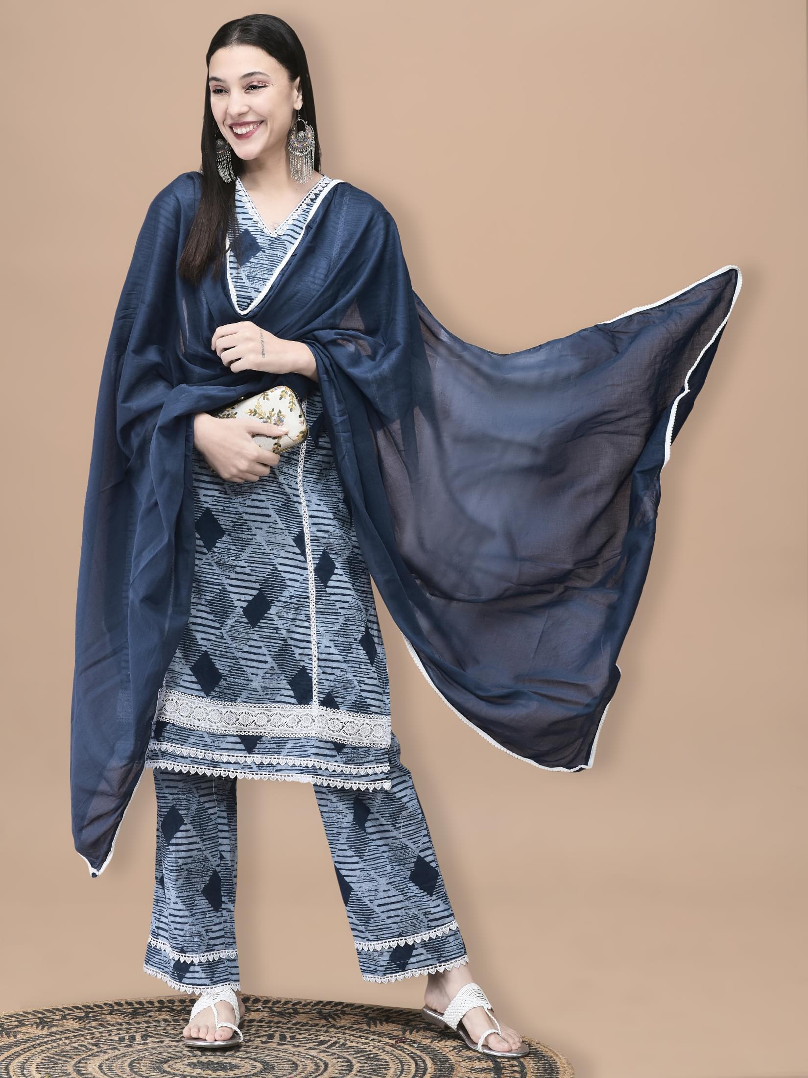 Women Cotton Blue Geometric Print Kurta Comfort Pant Dupatta.