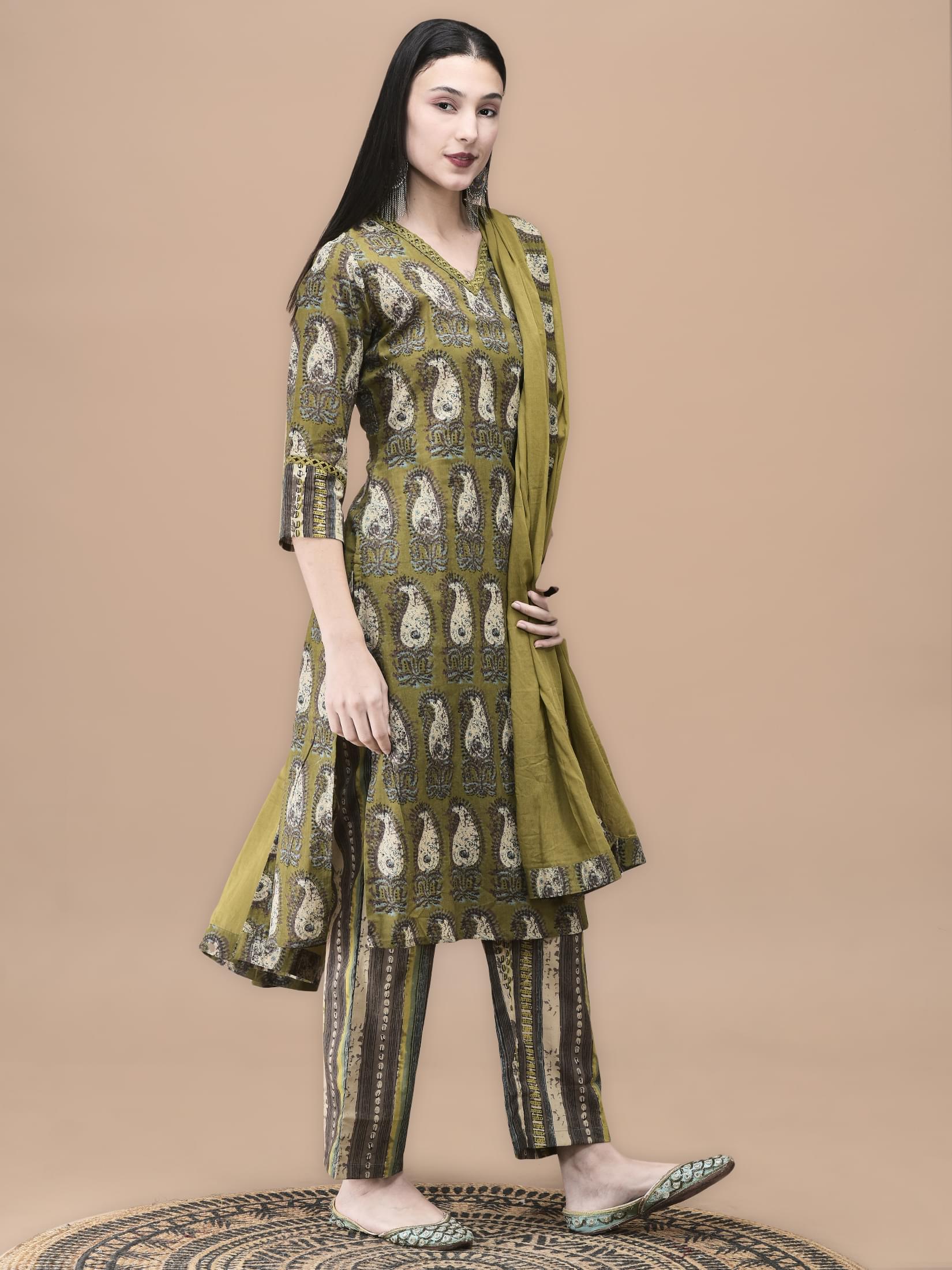 Women Cotton Olive Paisley Print Kurta Comfort Pant Dupatta.