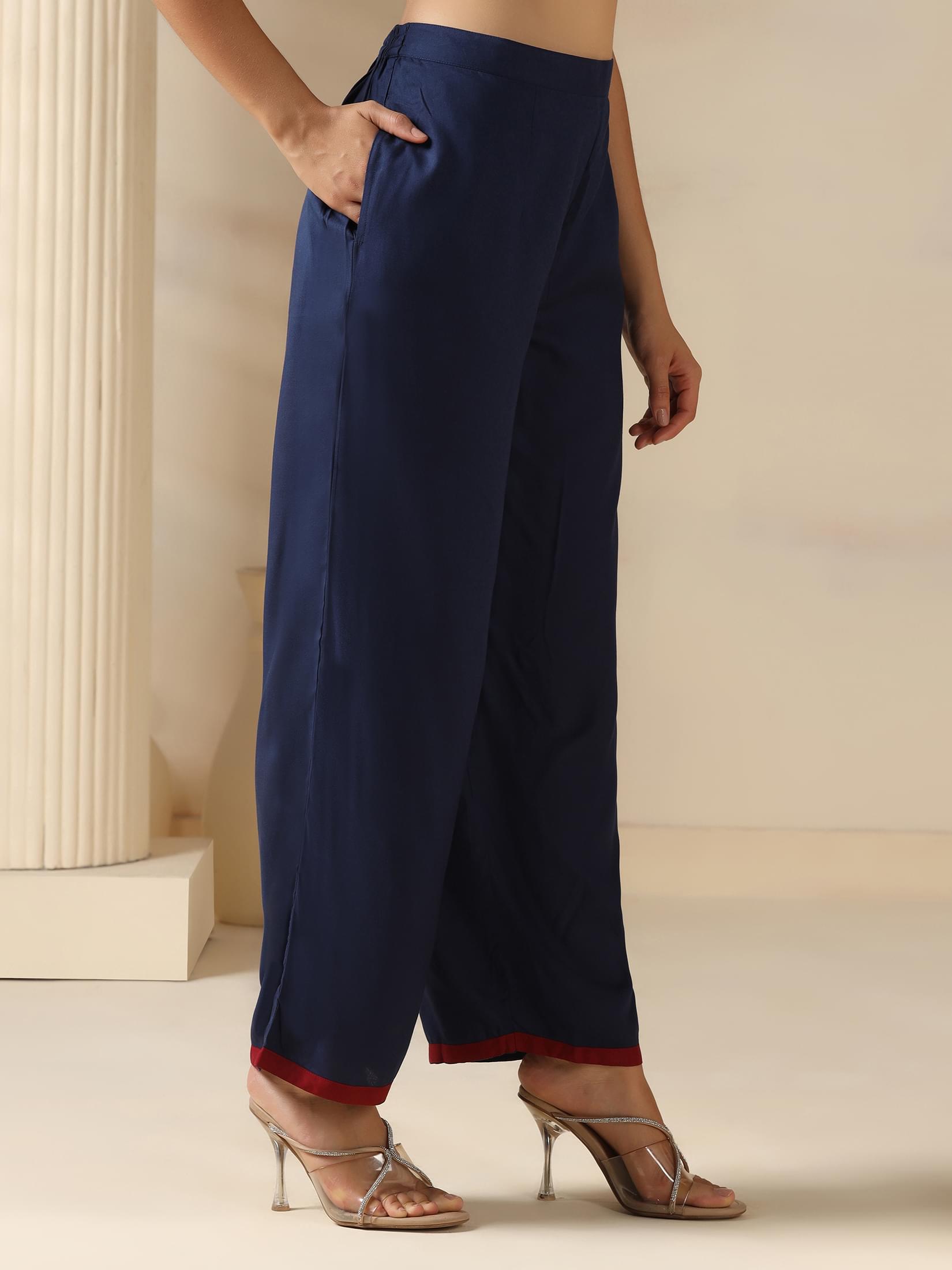 Women Muslin Navy Blue Abstract Print Kurta Comfort Pant Dupatta.