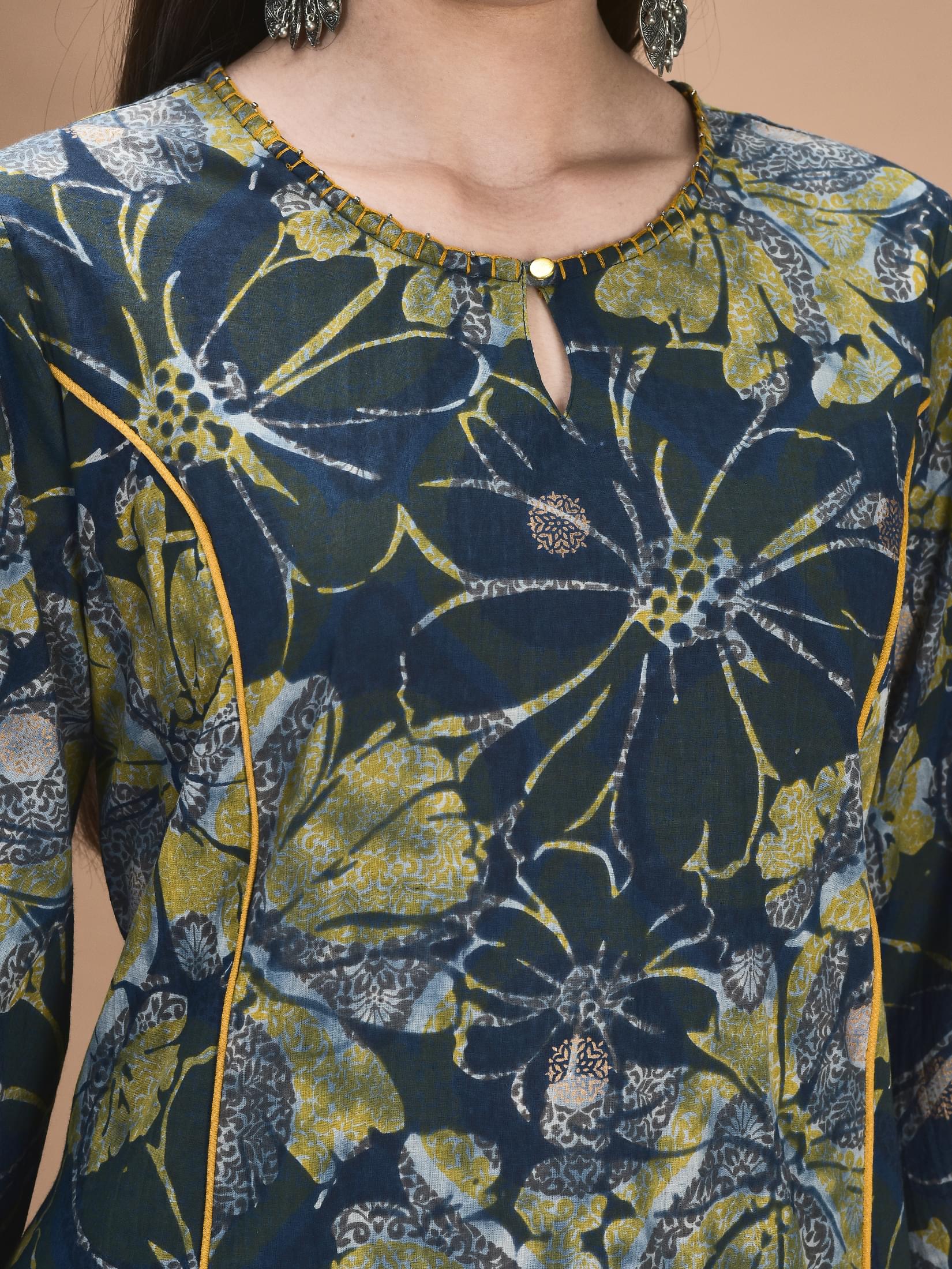 Women Cotton Indigo Floral Print Kurta Harem Pant Dupatta.