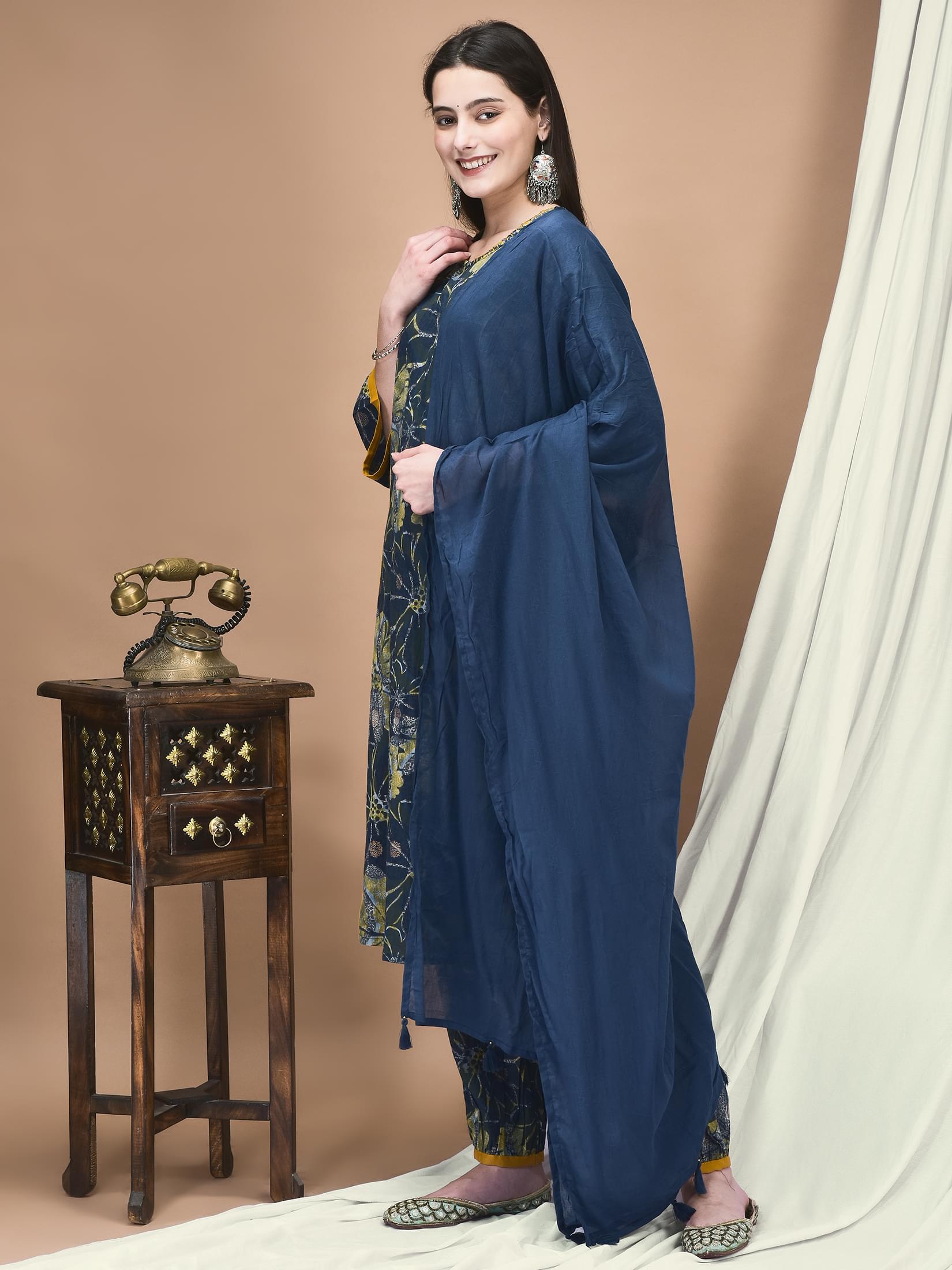 Women Cotton Indigo Floral Print Kurta Harem Pant Dupatta.