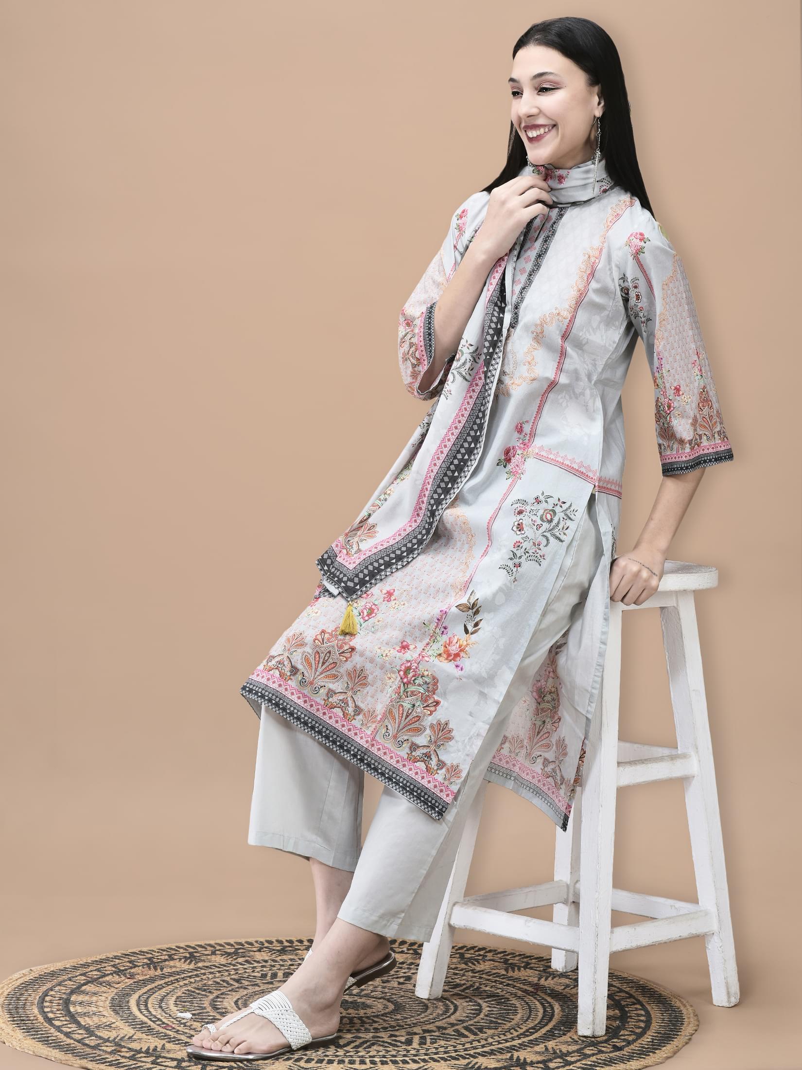Women Cotton Grey Floral Print Kurta Comfort Pant Dupatta.