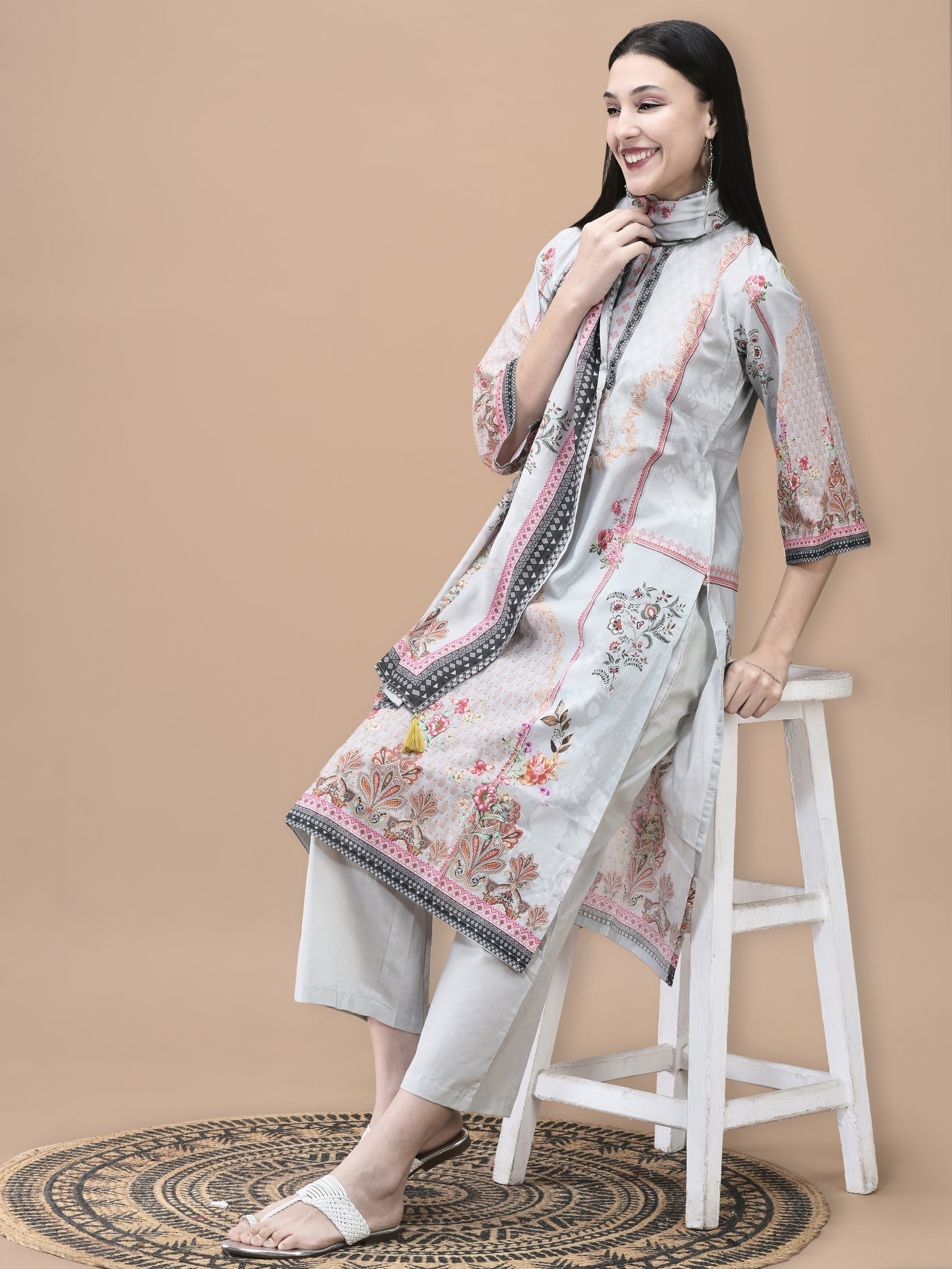 Women Cotton Grey Floral Print Kurta Comfort Pant Dupatta