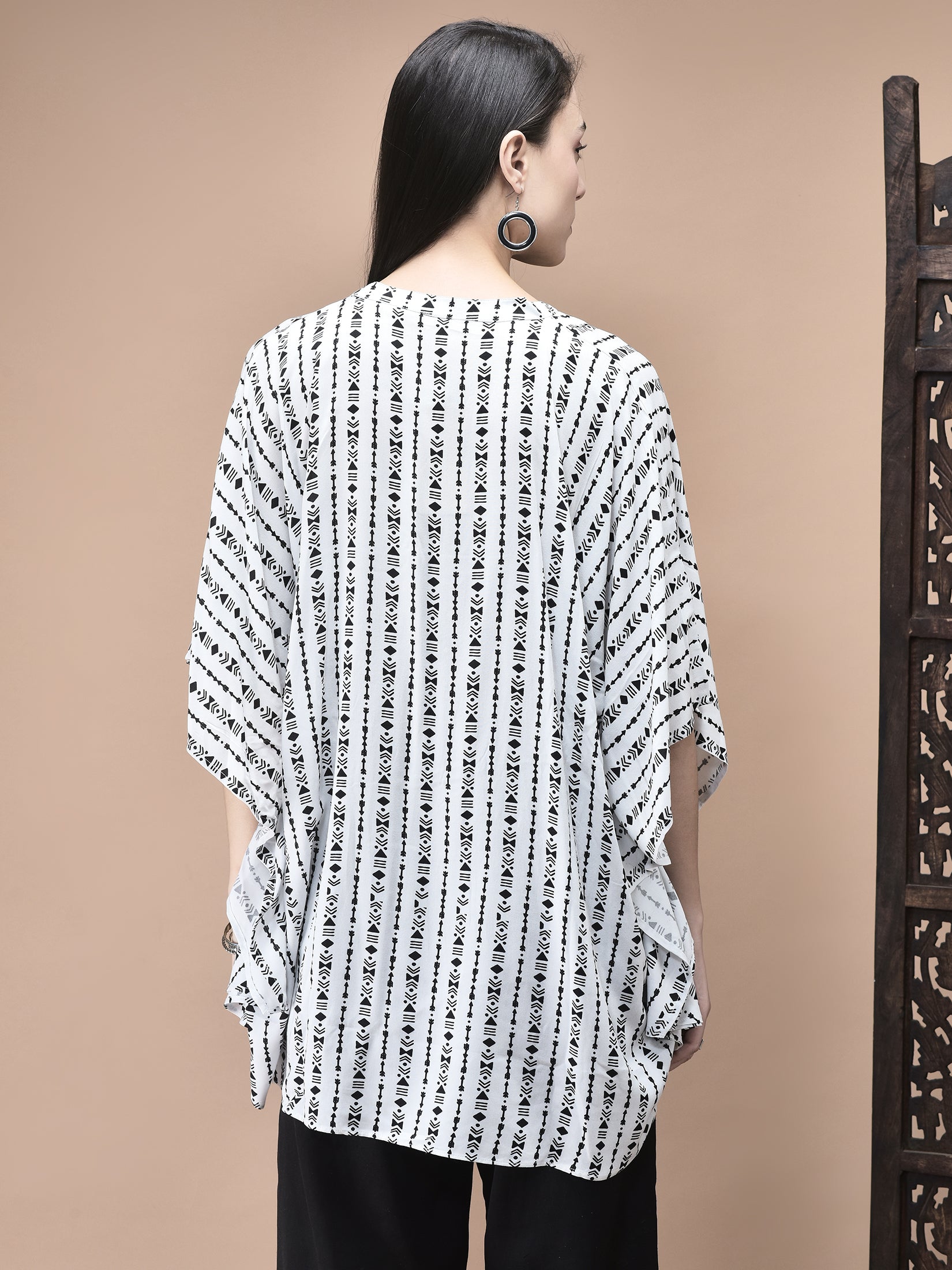 Women Liva White and Black Geometric Print Tunic