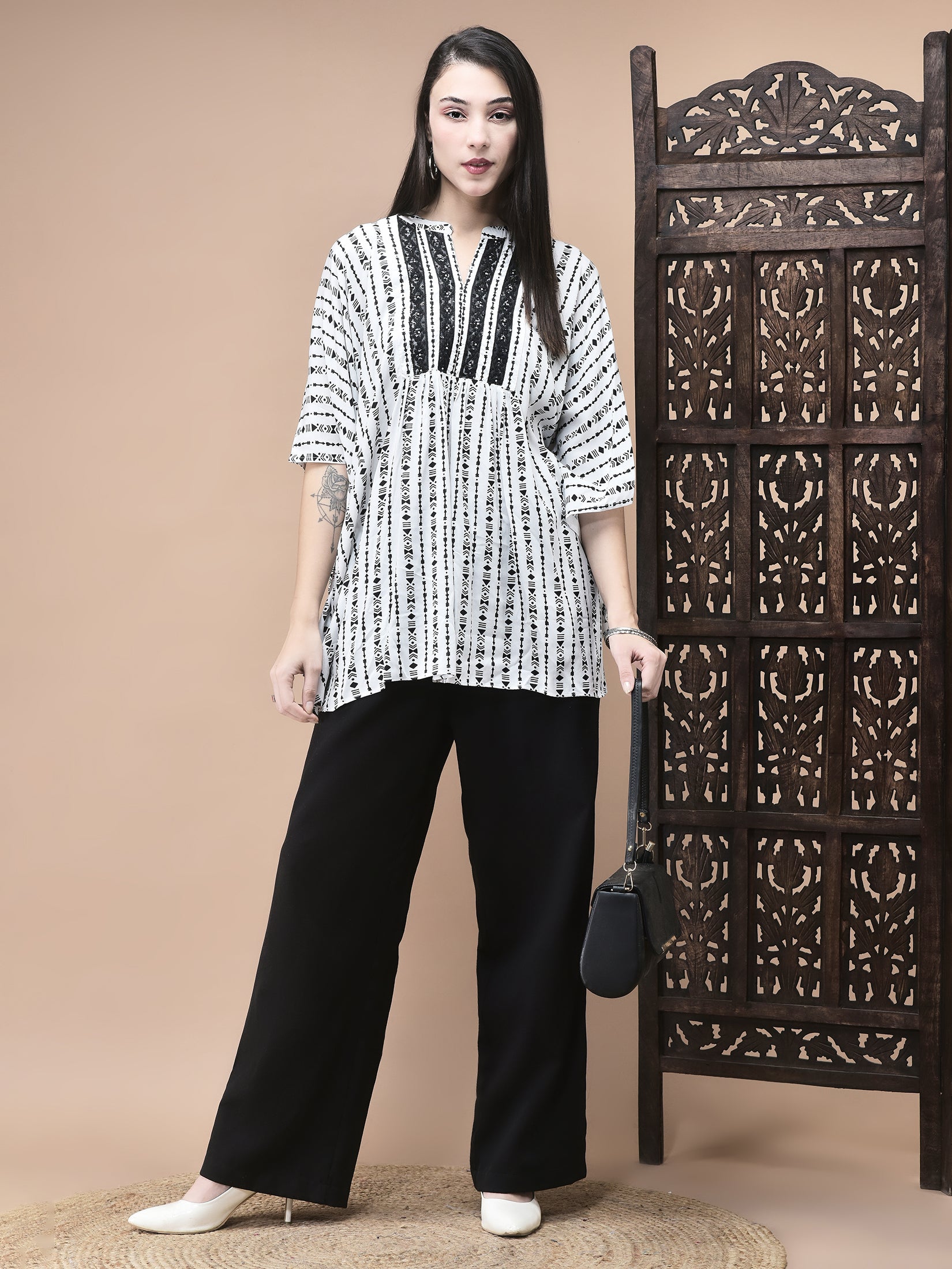 Women Liva White and Black Geometric Print Tunic