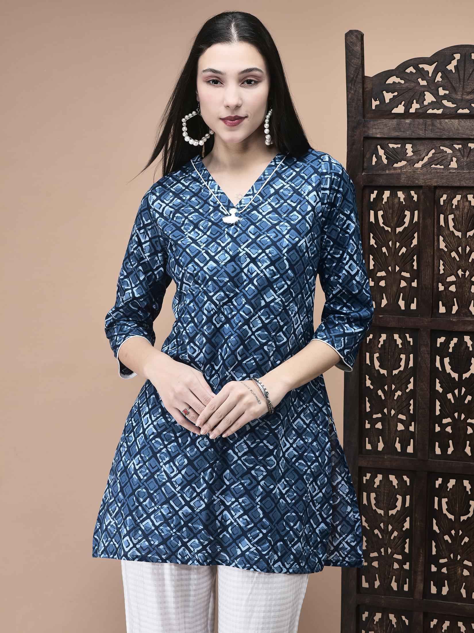 Women Cotton Blue Geometric Print Tunic.