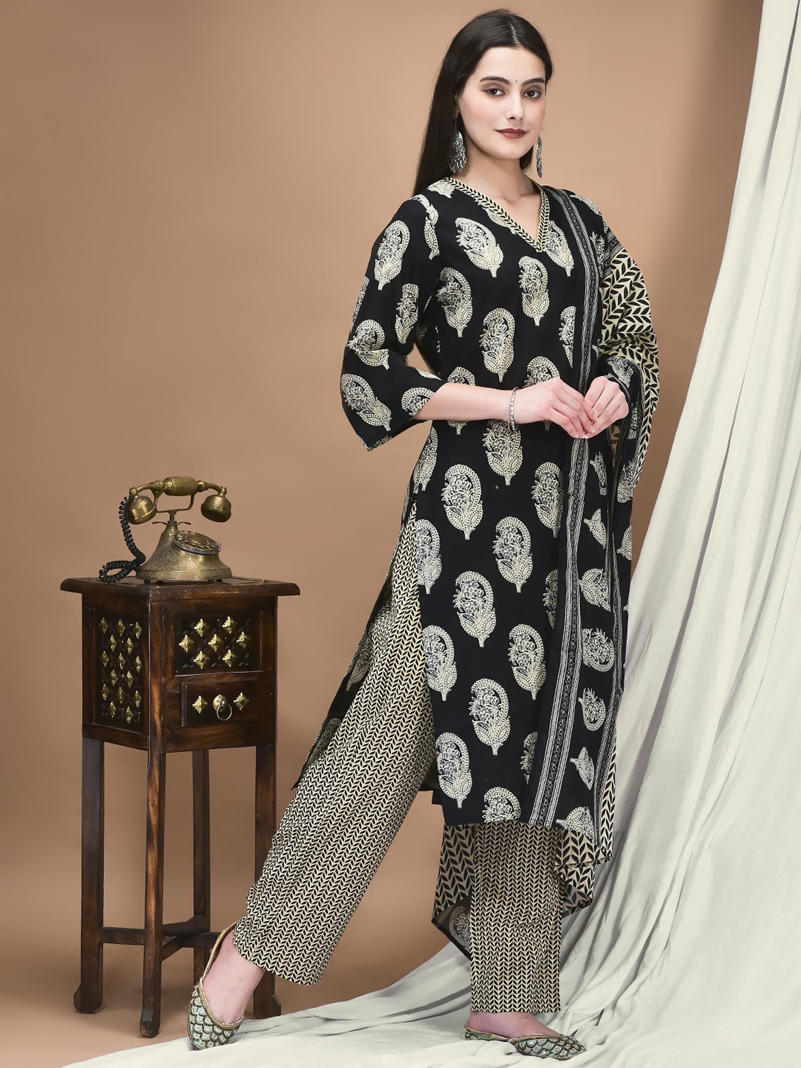 20901BLACK_right