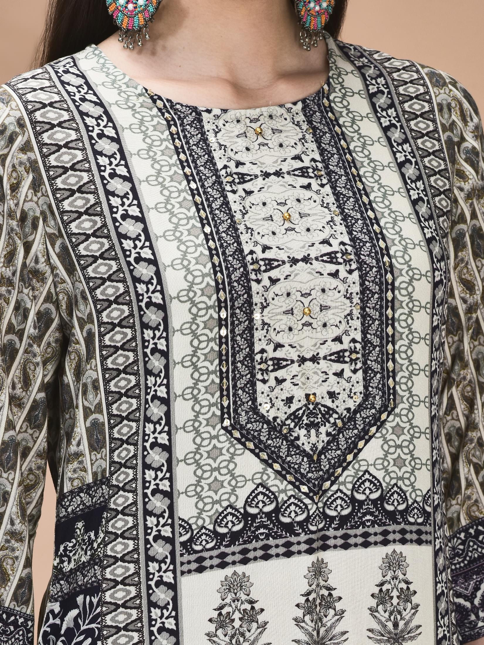 Women Liva Grey Ornamental Print Kurta With Comfort Pant.