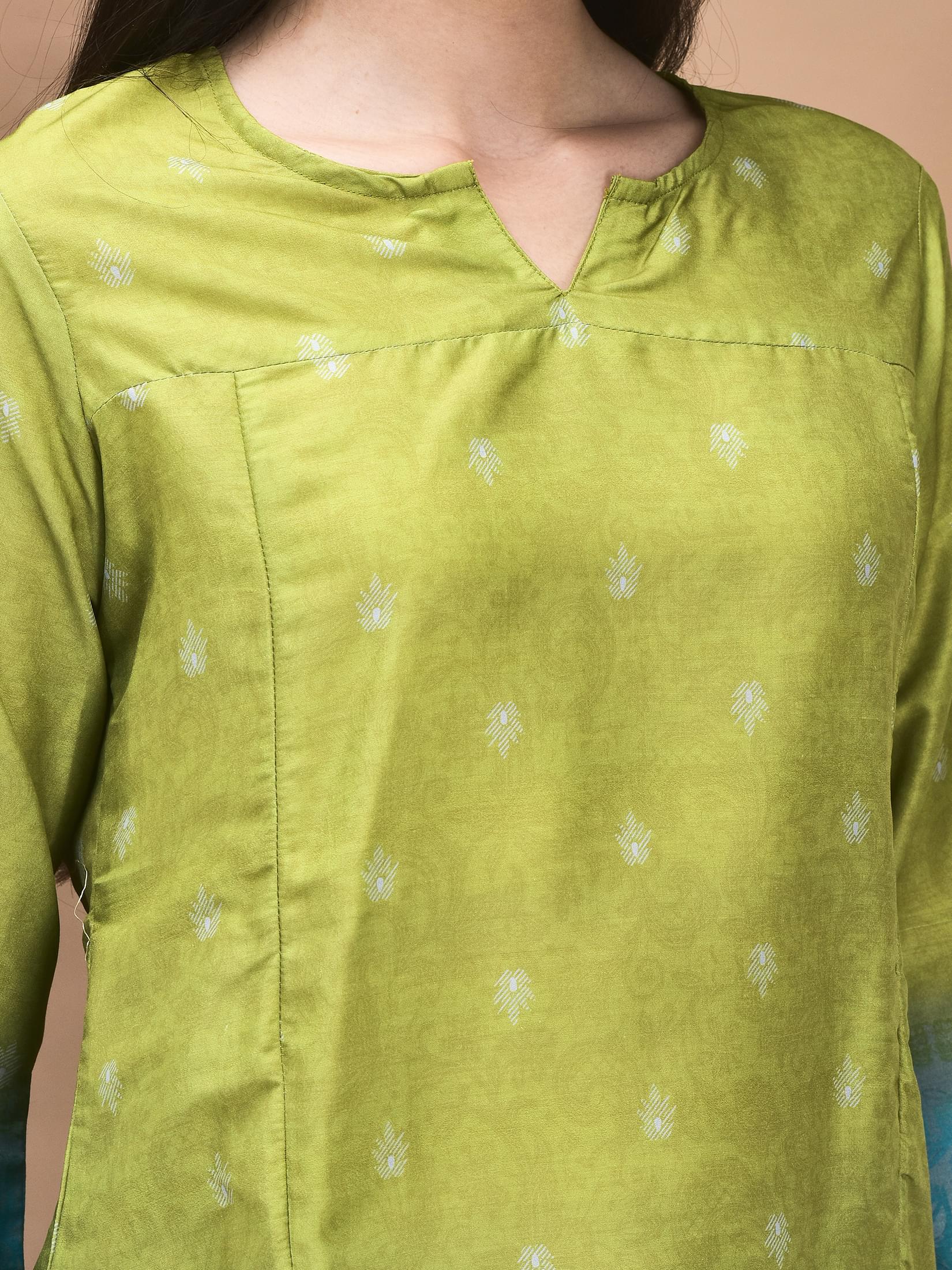 Women Poly Viscose Green Printed Tunic.