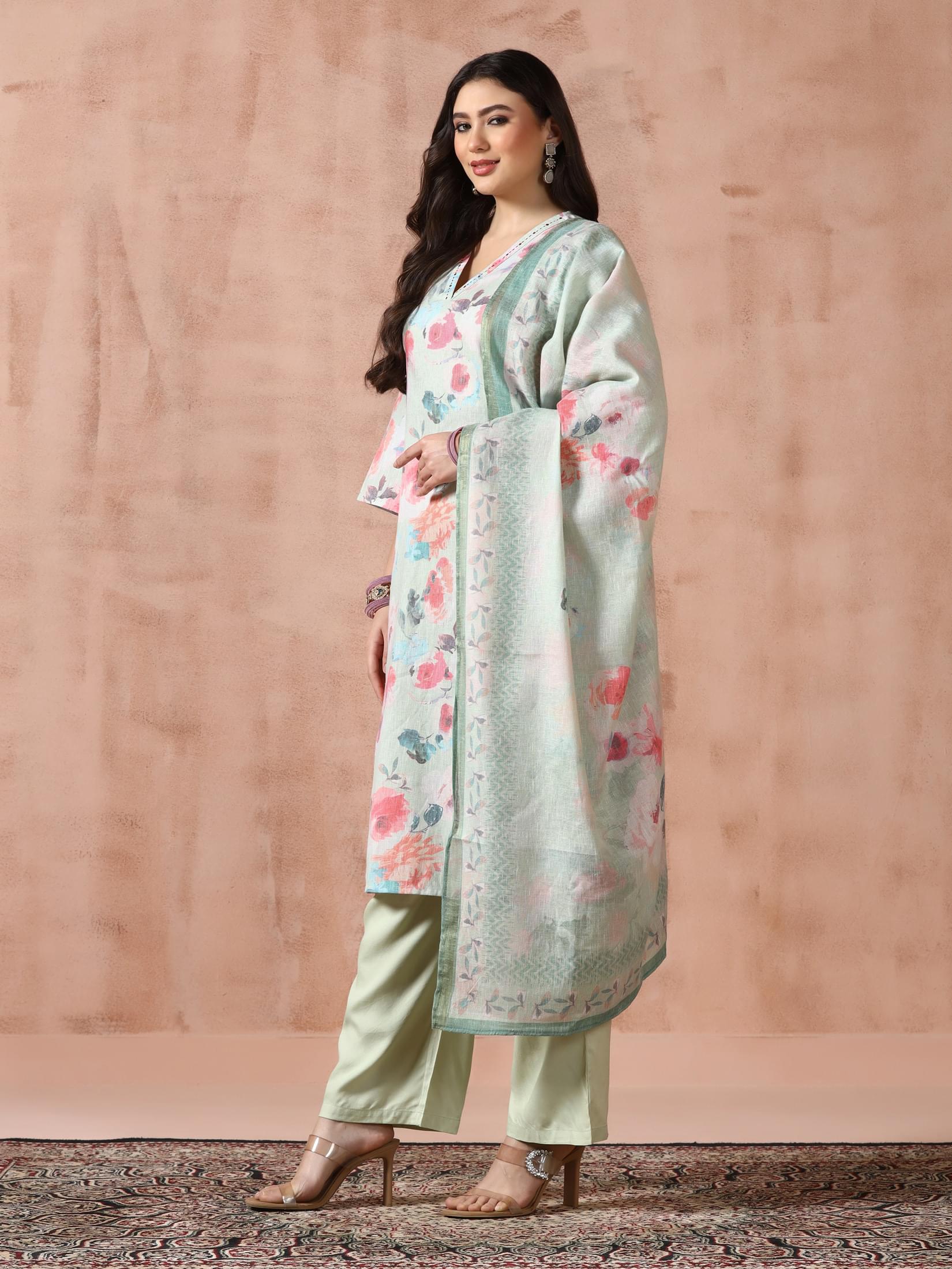 Women Linen Green Floral Print Kurta Comfort Pant Dupatta.