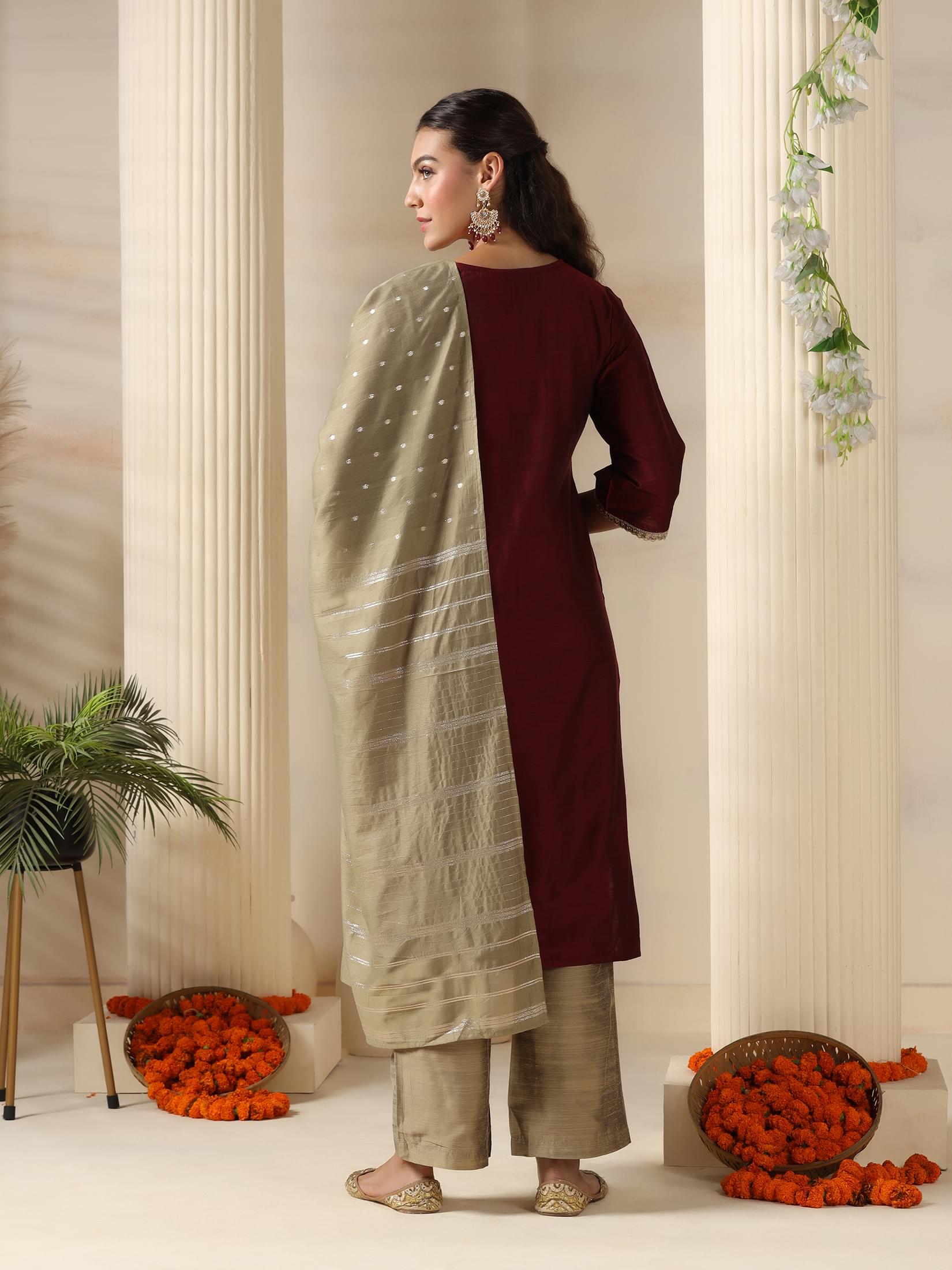 25082MAROON_back
