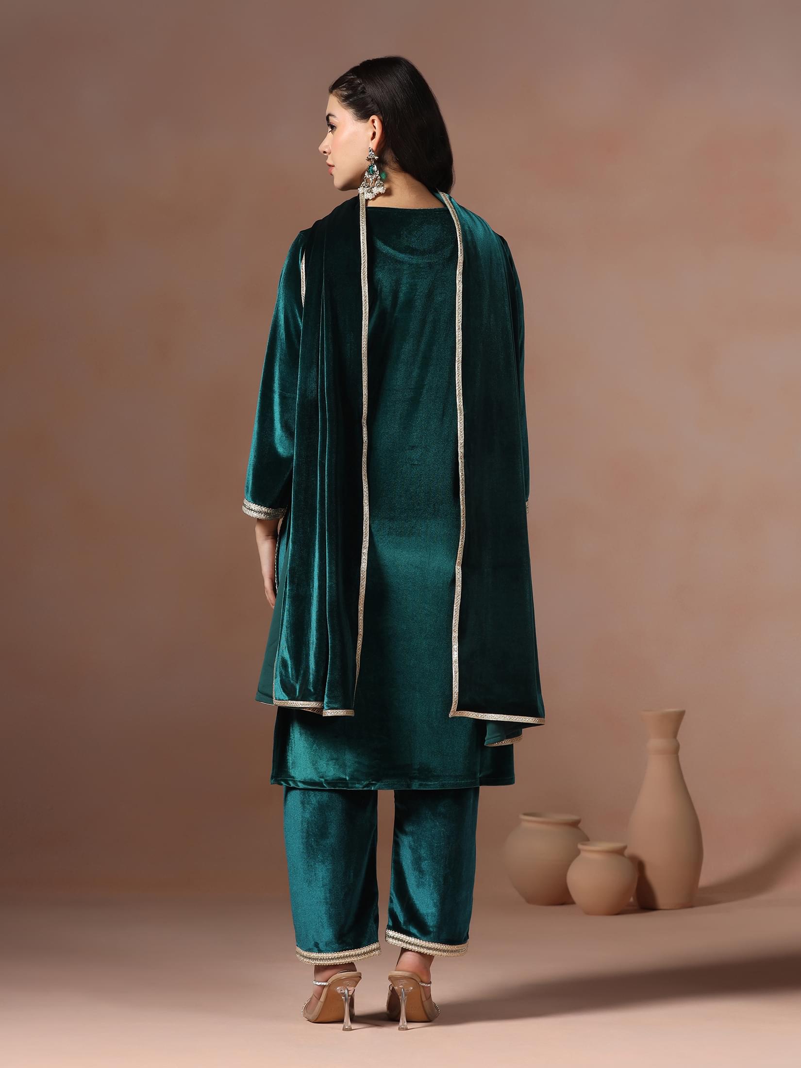 Winter Women Velvet Teal Solid Kurta Comfort Pant Dupatta.