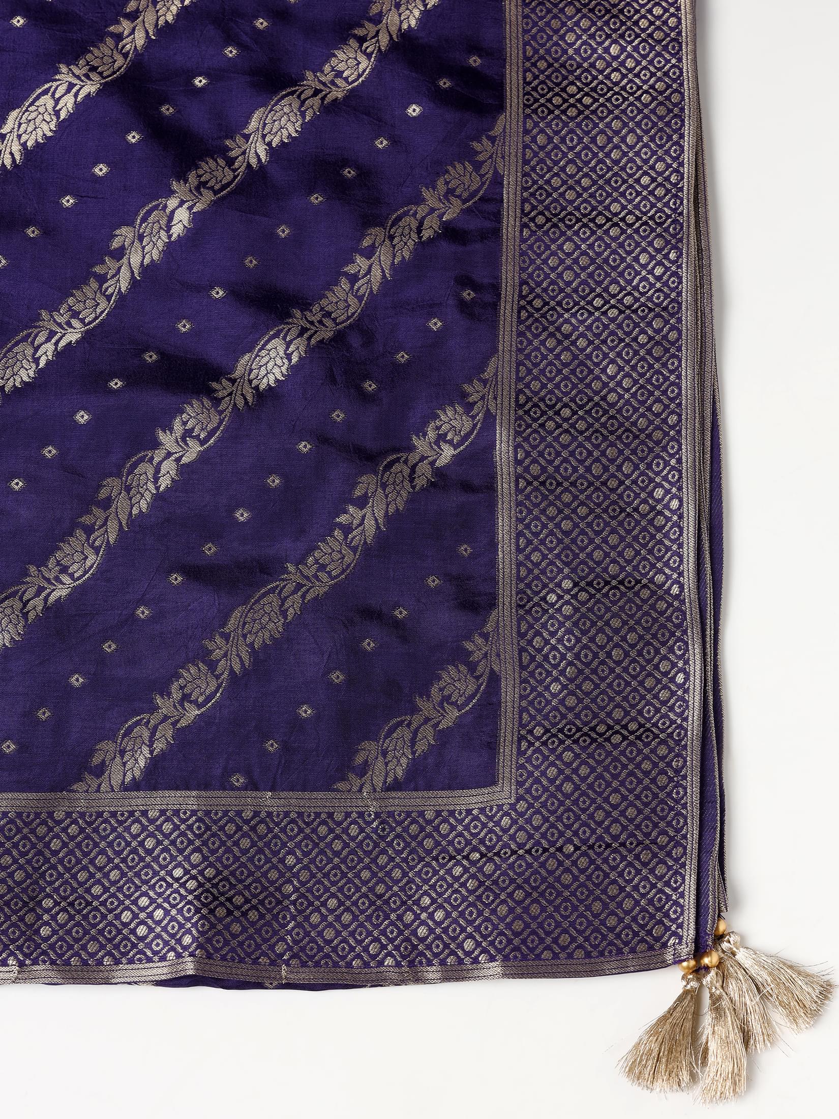 Women Dola Silk Jacquard Purple Kurta Comfort Pant Dupatta.