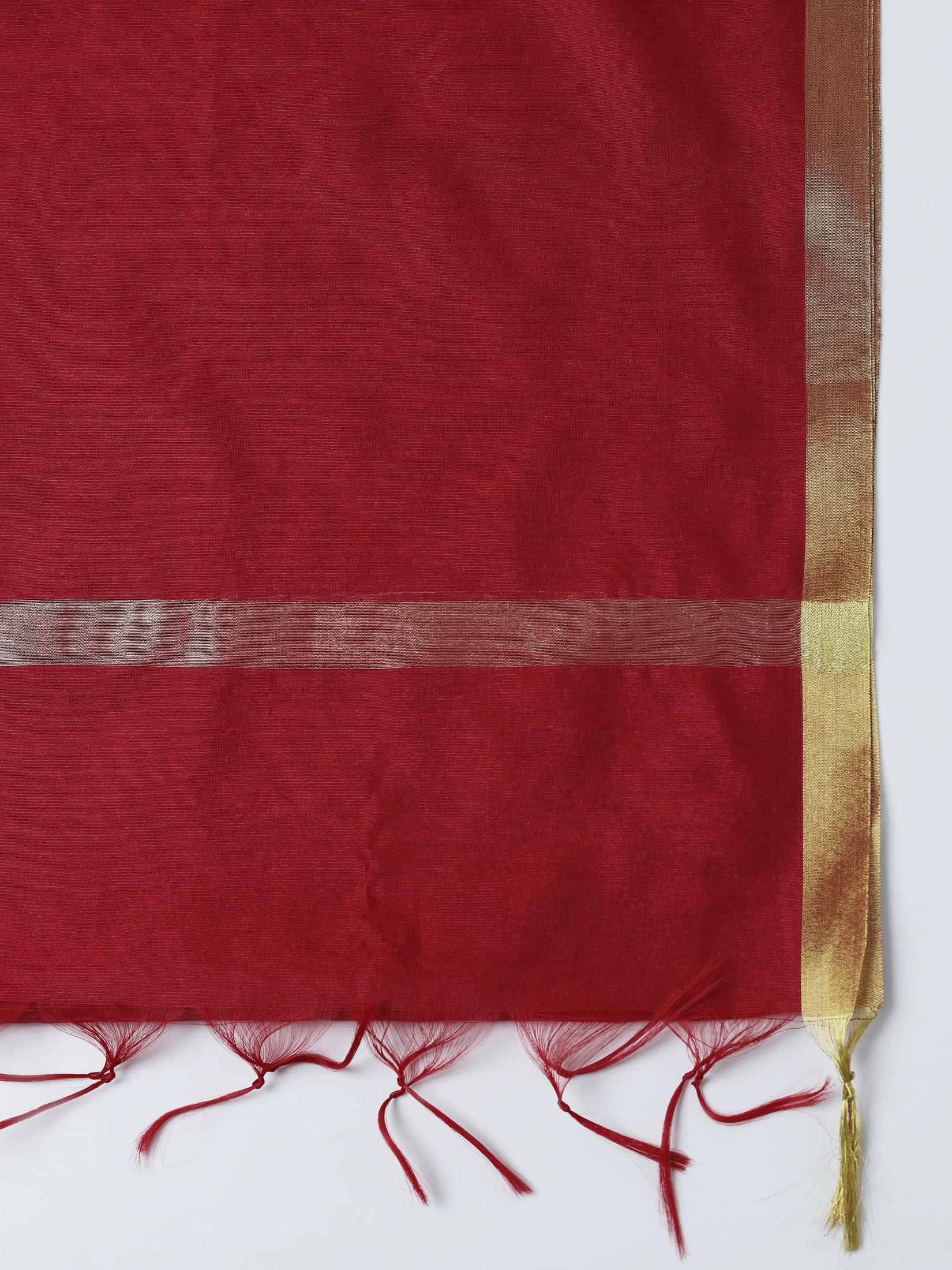 Women Liva Red Solid Kurta Comfort Pant Dupatta.